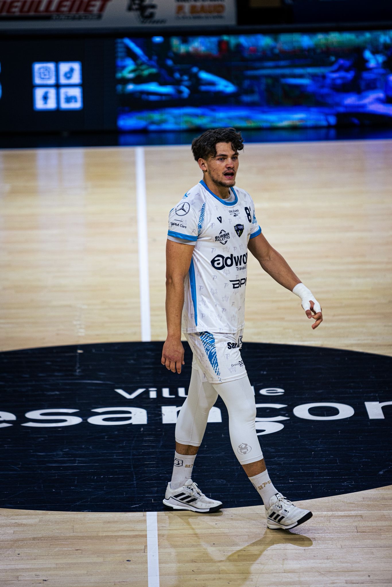 d8c87f78-1522-4444-b60f-c1bce74a69e6