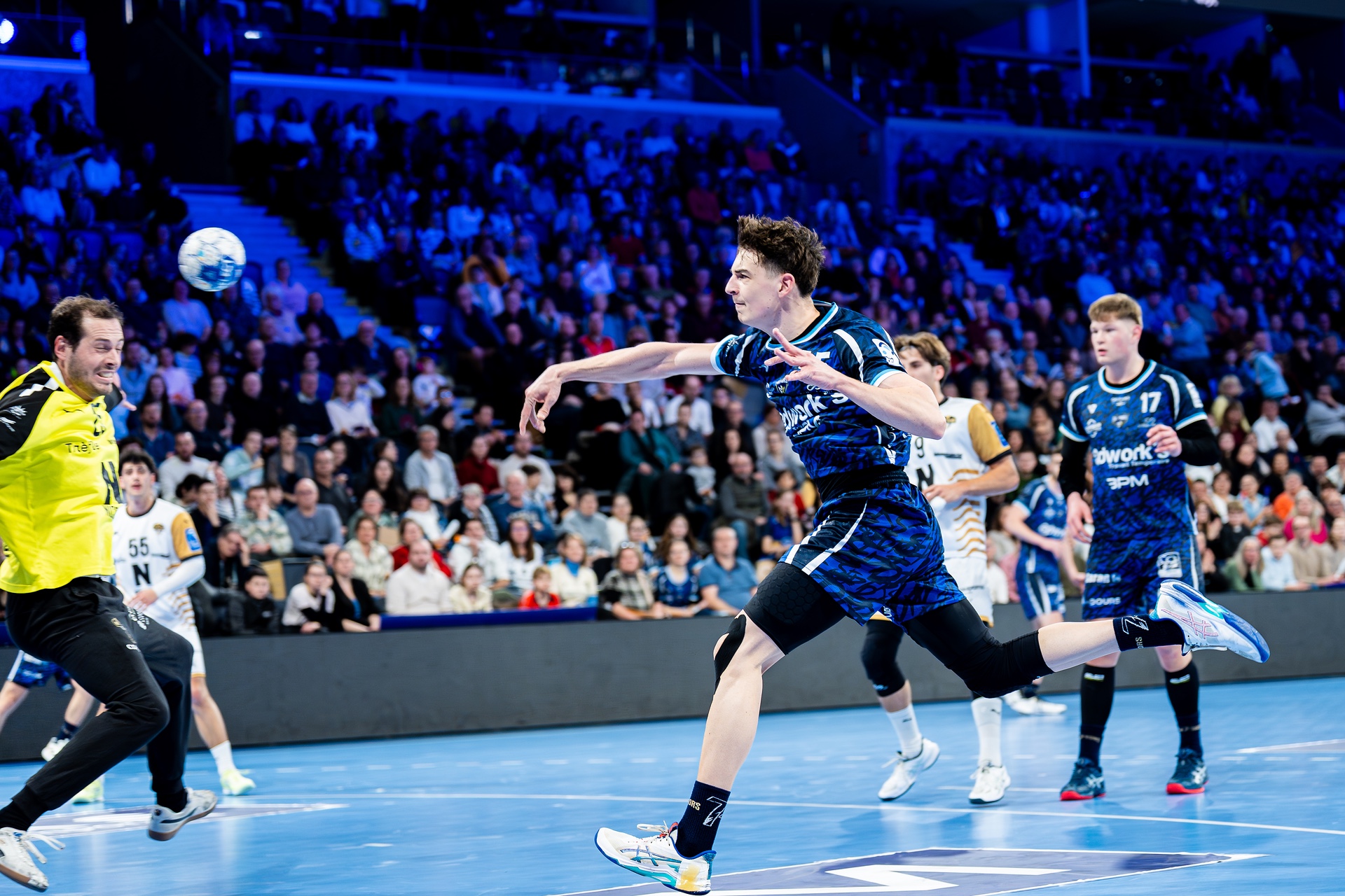 DSC00033.jpg_compressed