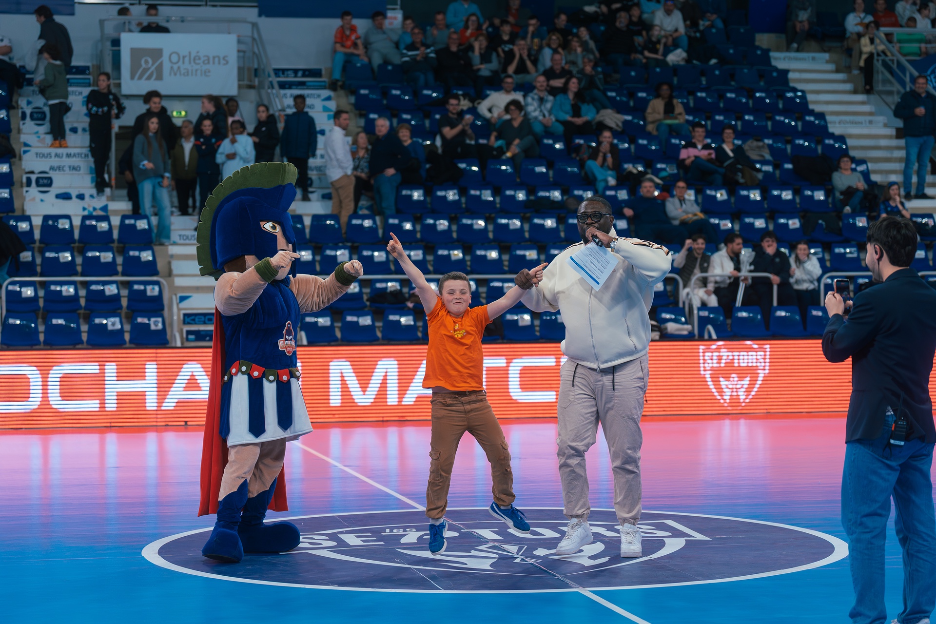 DSC01049.jpg_compressed