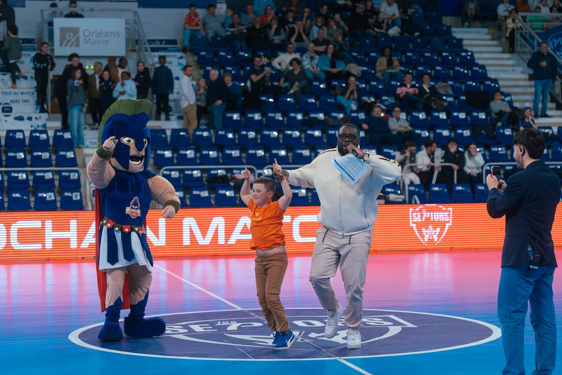 DSC01059.jpg_compressed