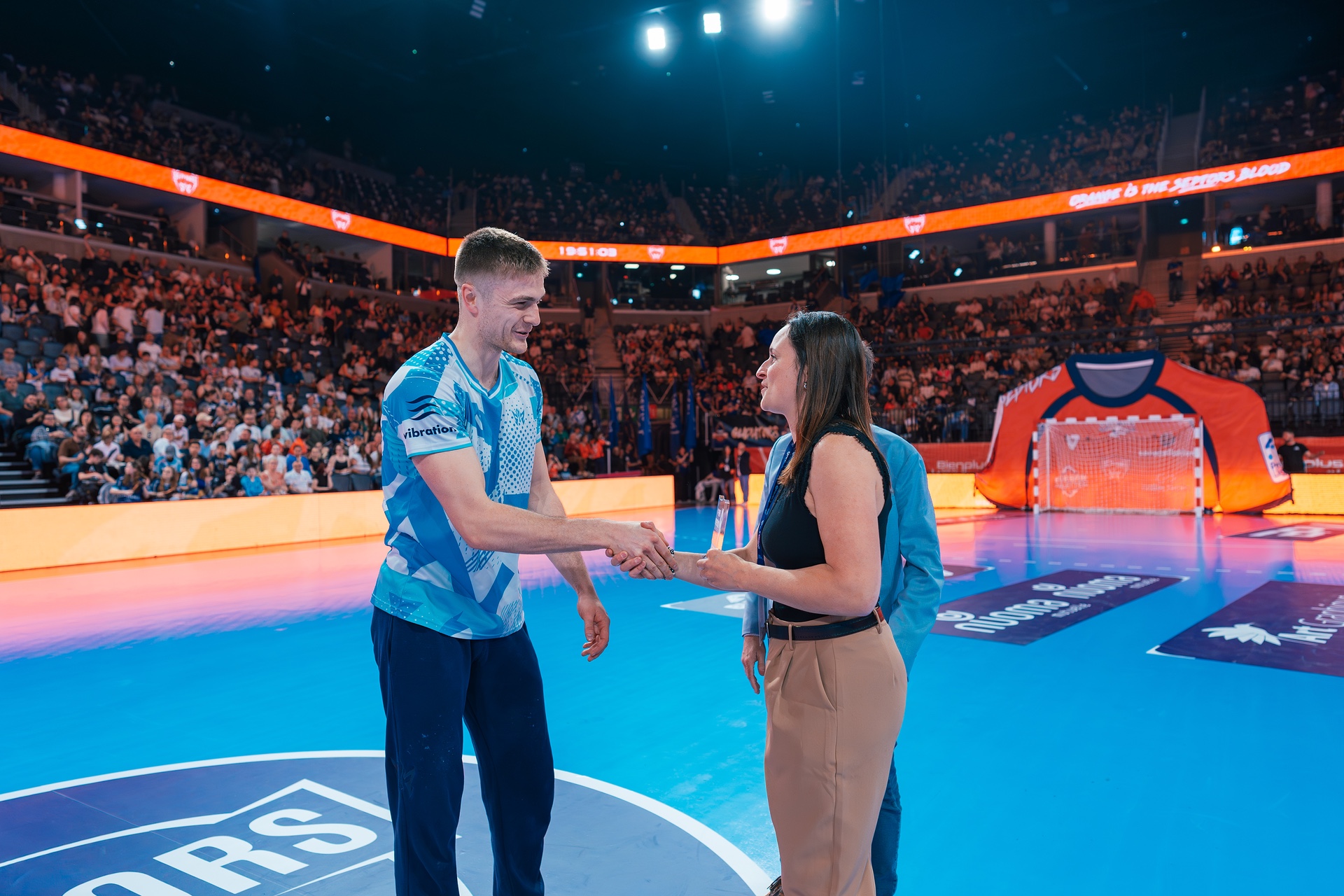 DSC01104.jpg_compressed