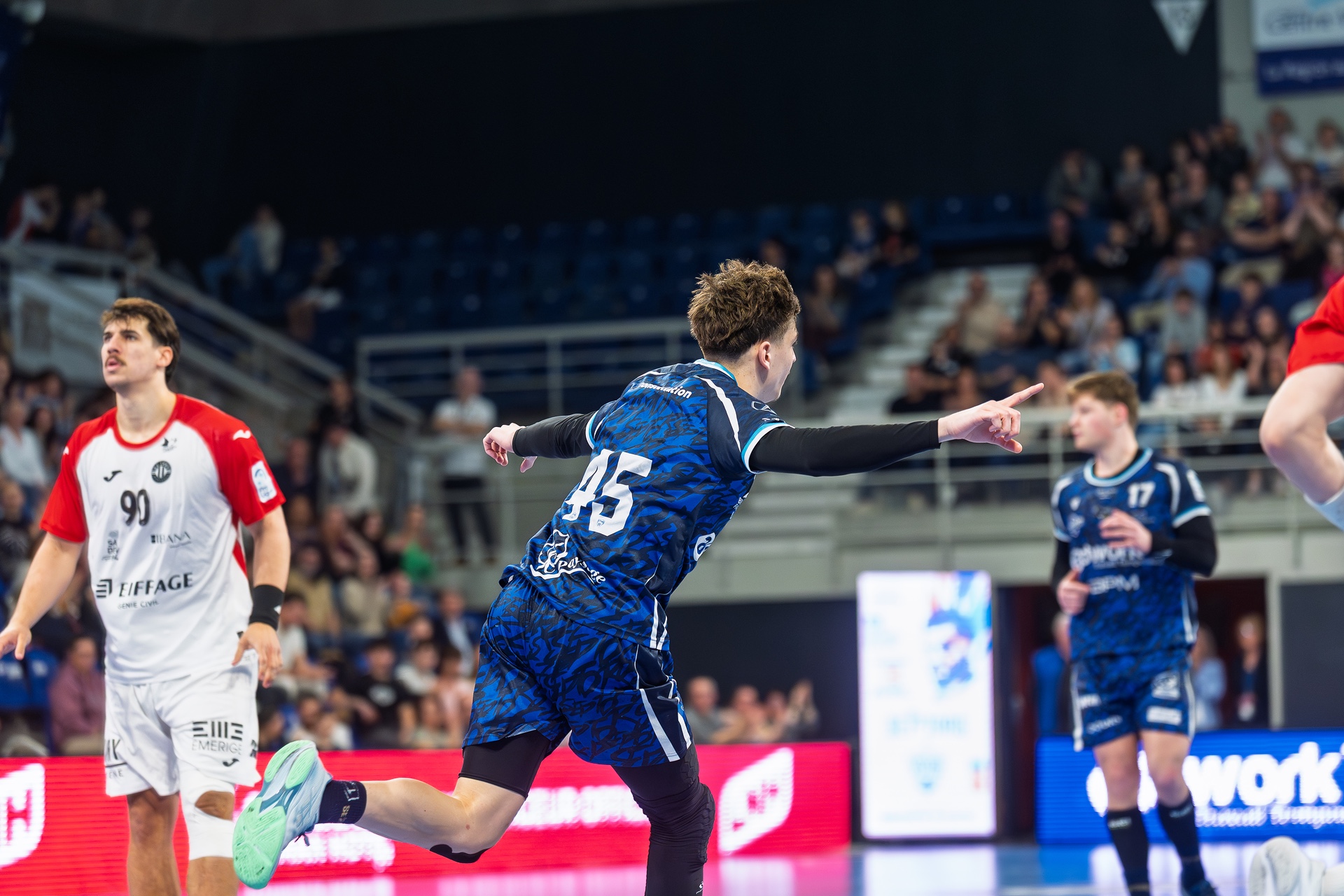 DSC01146.jpg_compressed