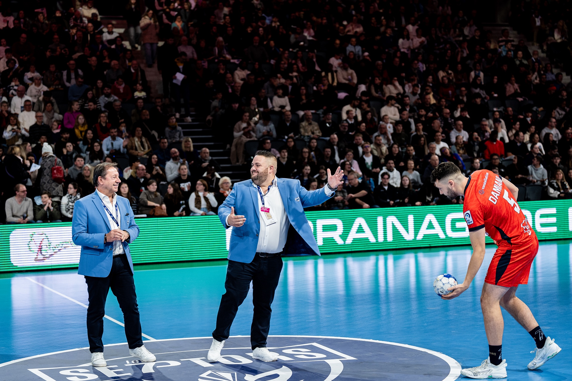 DSC01159.jpg_compressed