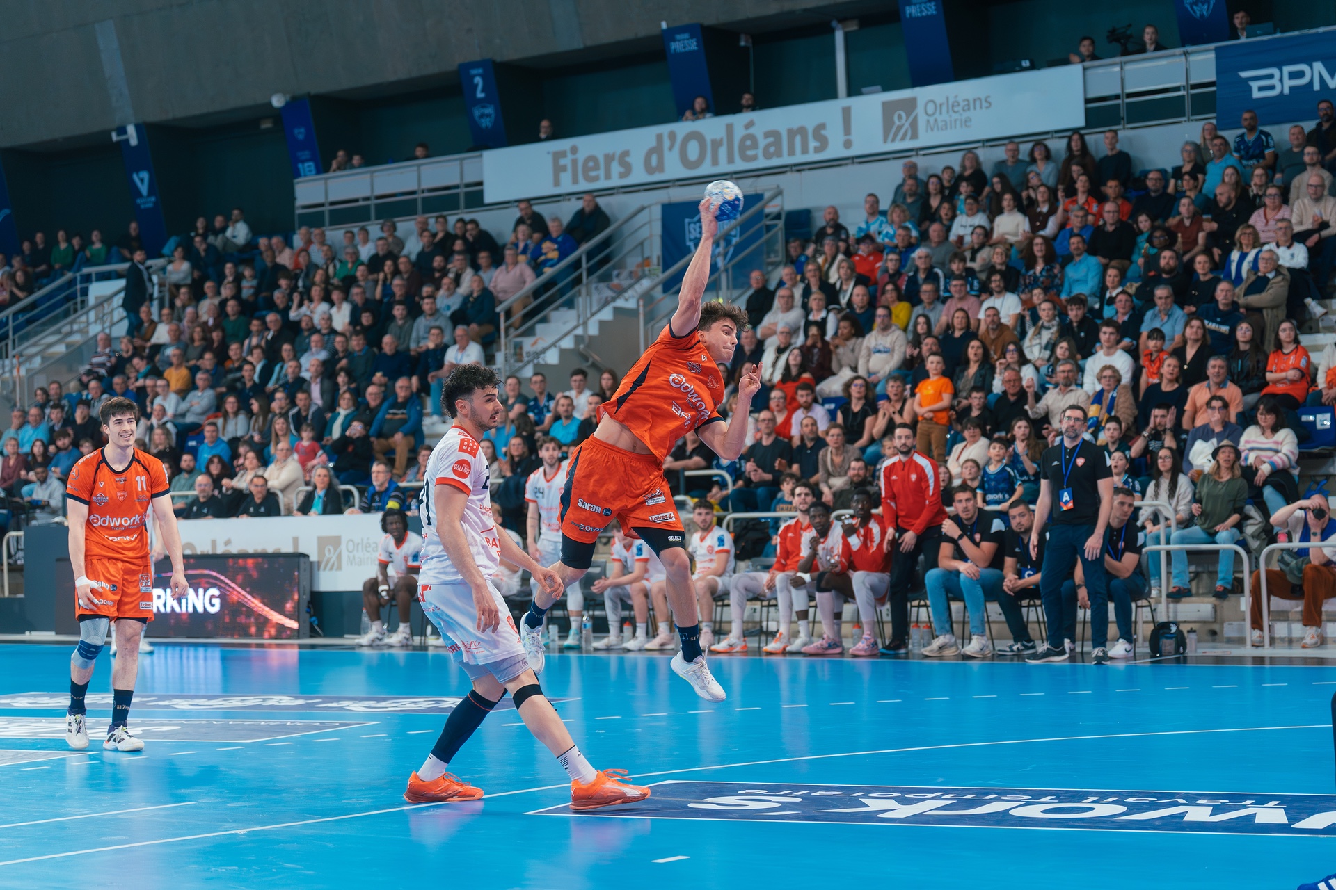 DSC01202.jpg_compressed