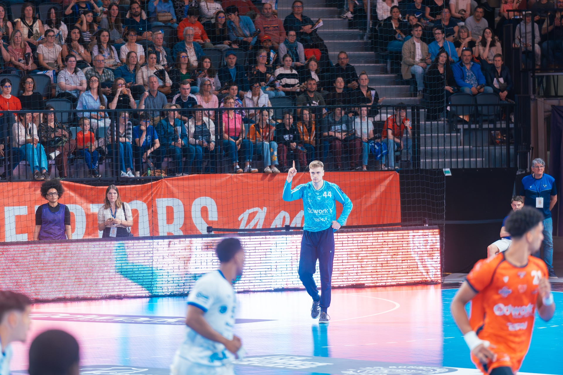 DSC01408.jpg_compressed