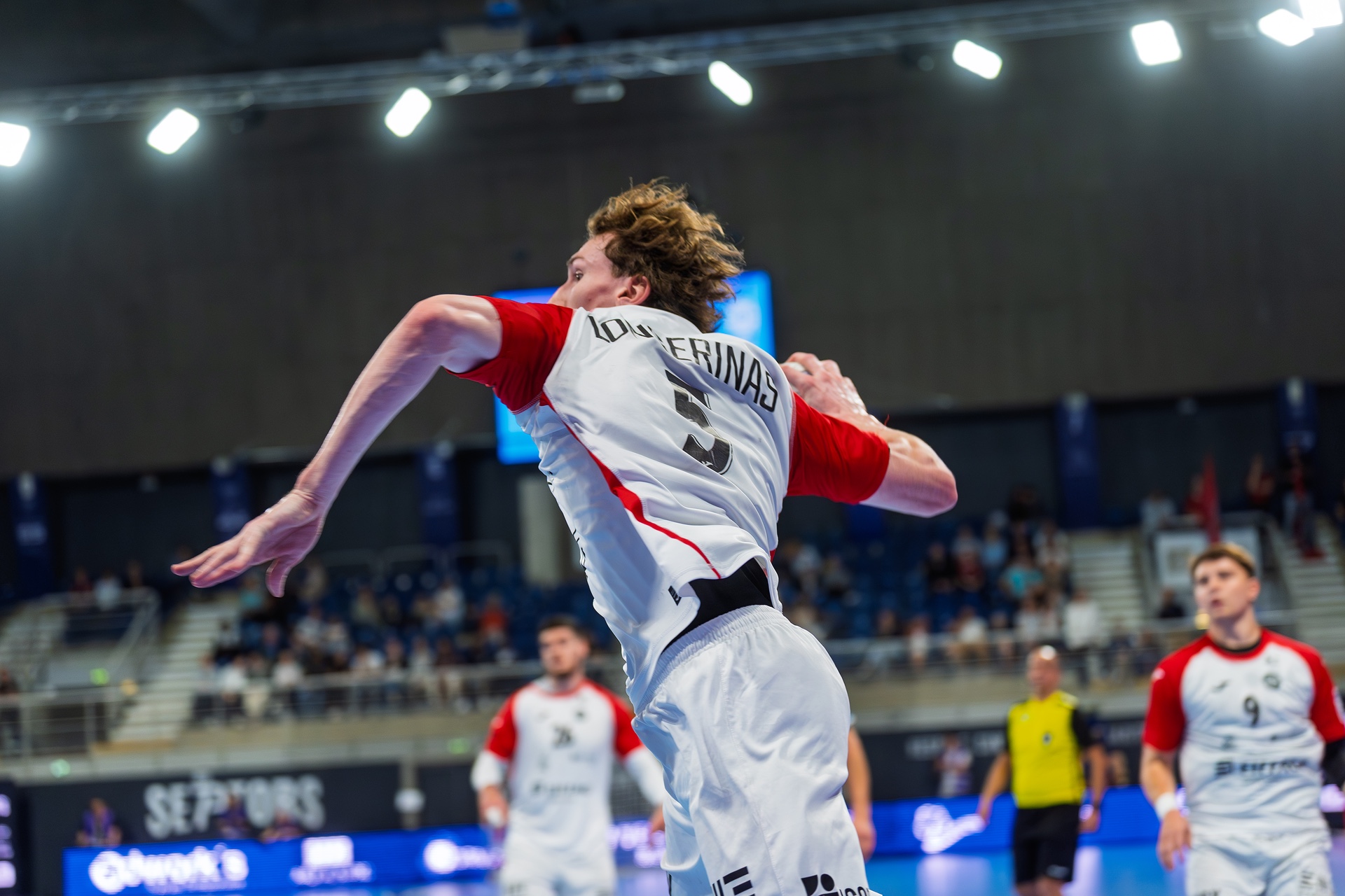 DSC01427.jpg_compressed