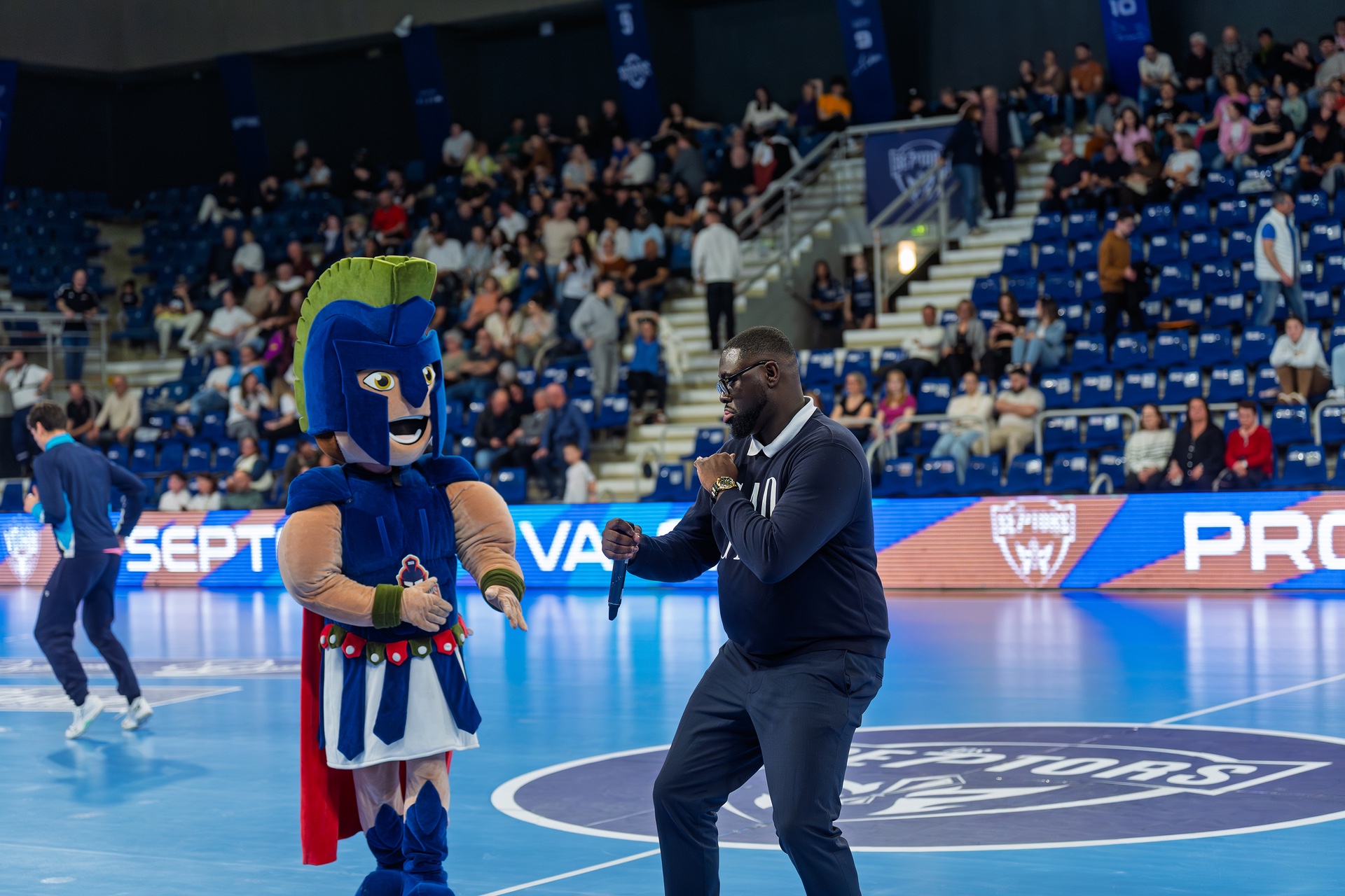 DSC01466.jpg_compressed