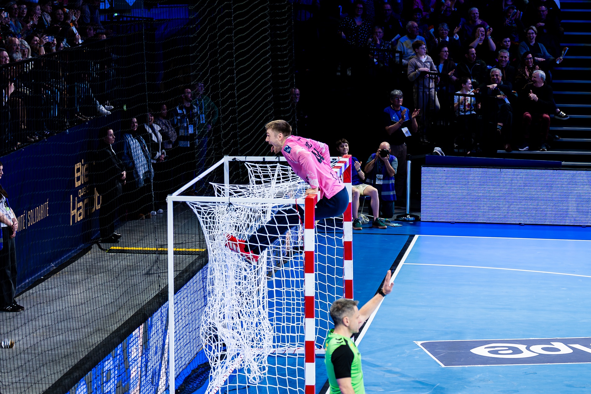 DSC01825.jpg_compressed