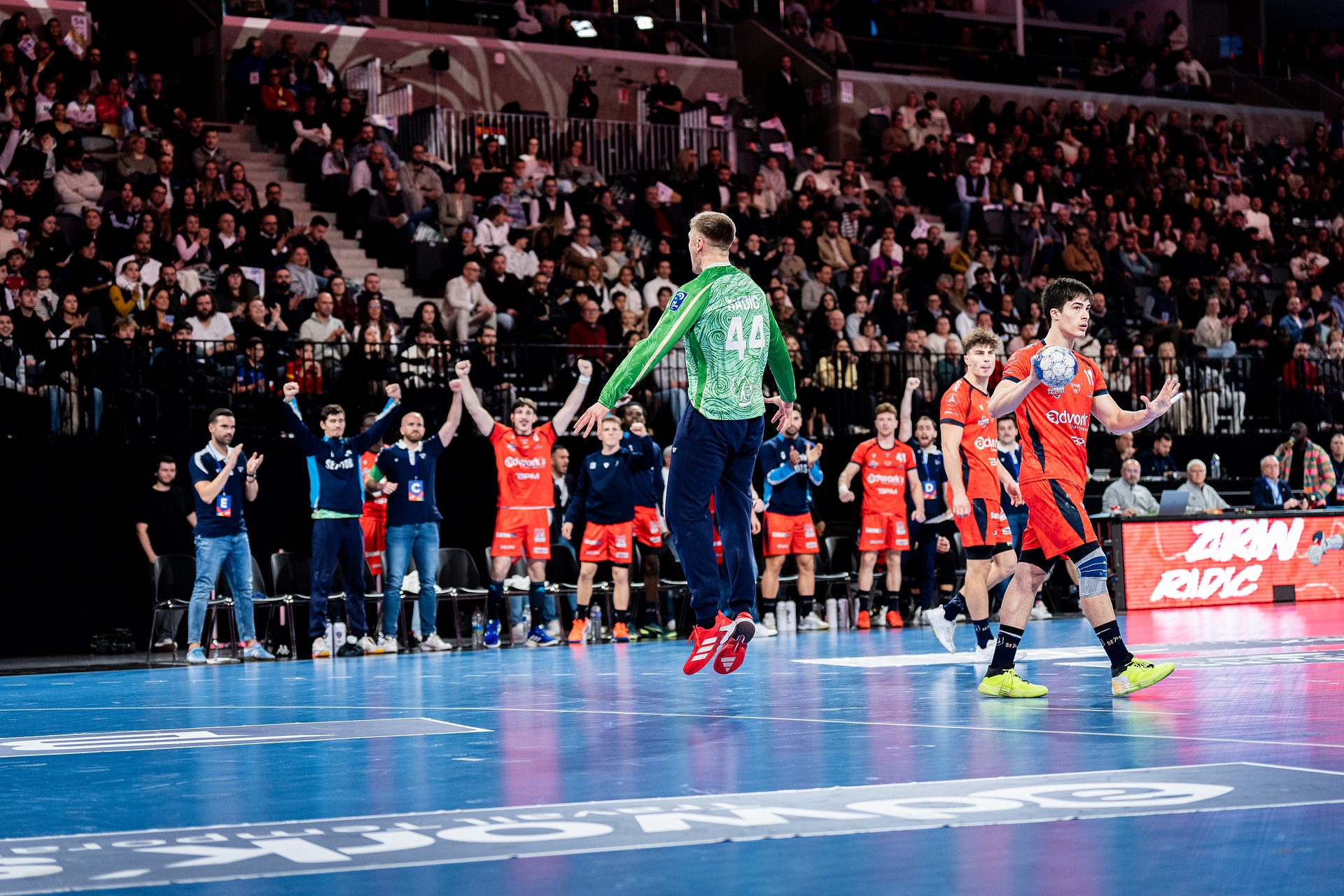 DSC01999.jpg_compressed