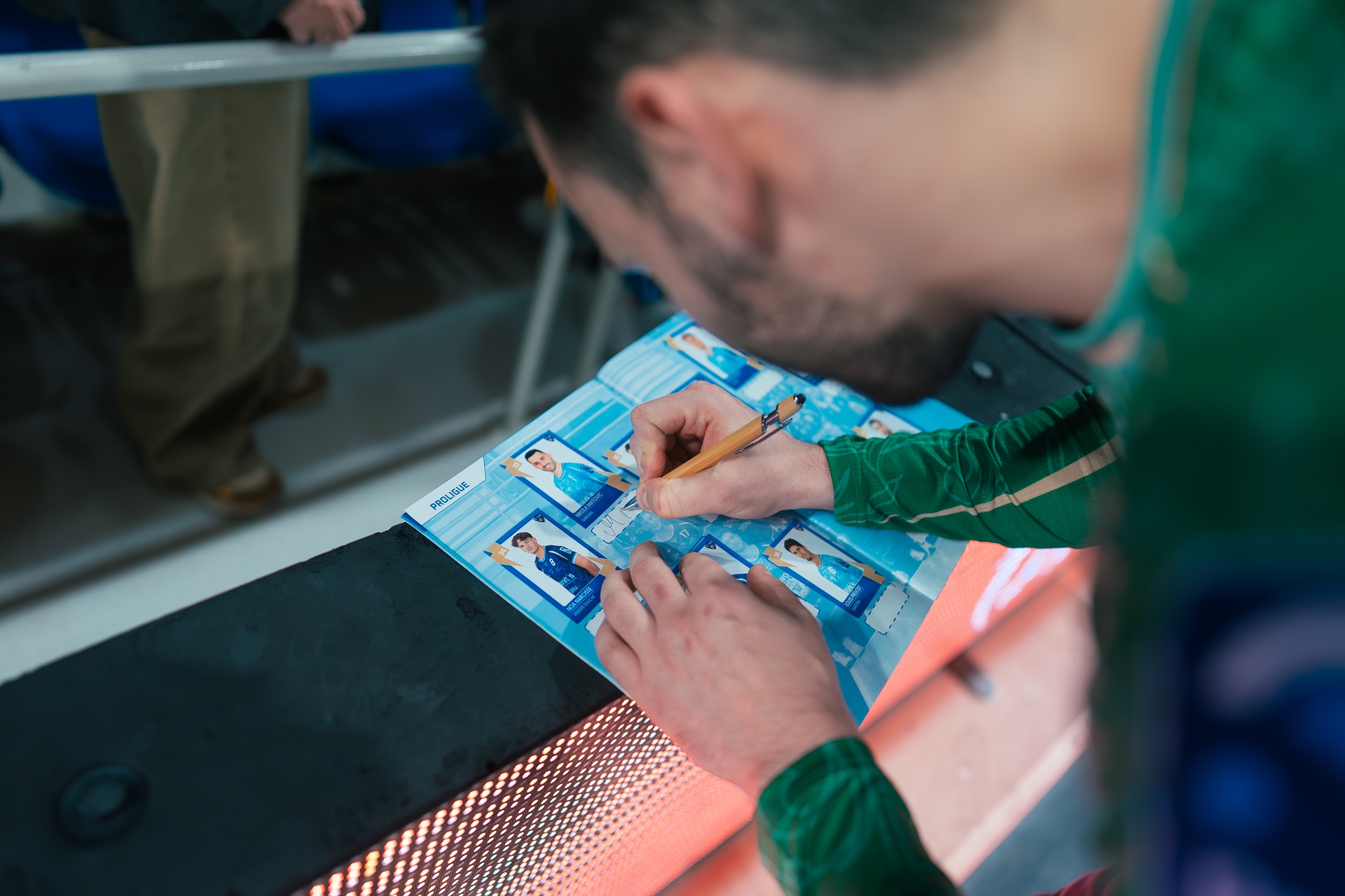 DSC02001.jpg_compressed