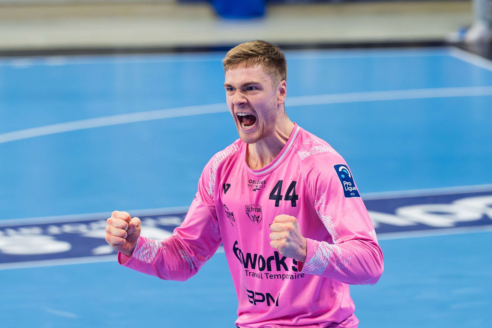 DSC02108.jpg_compressed