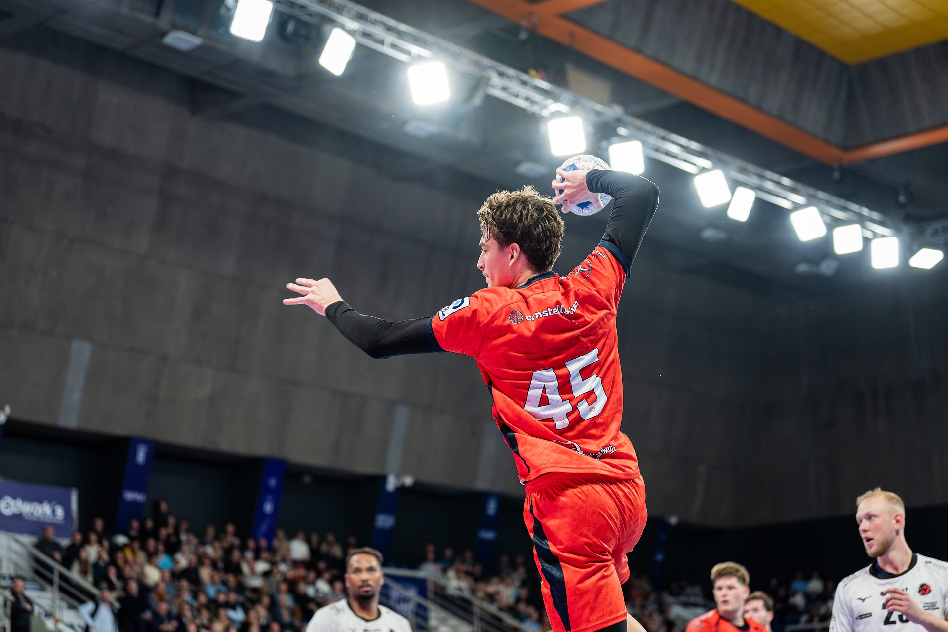 DSC02122.jpg_compressed