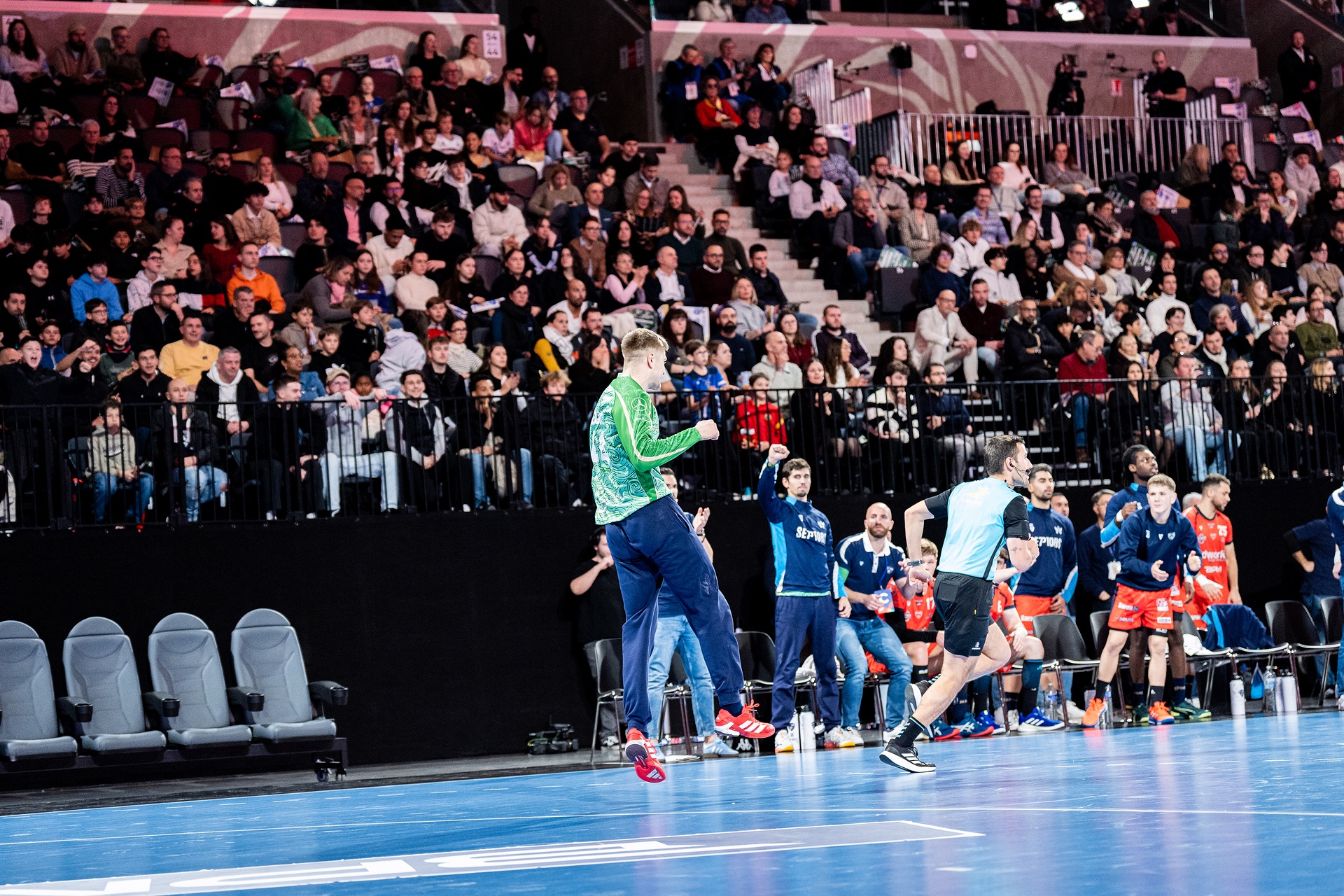 DSC02159.jpg_compressed