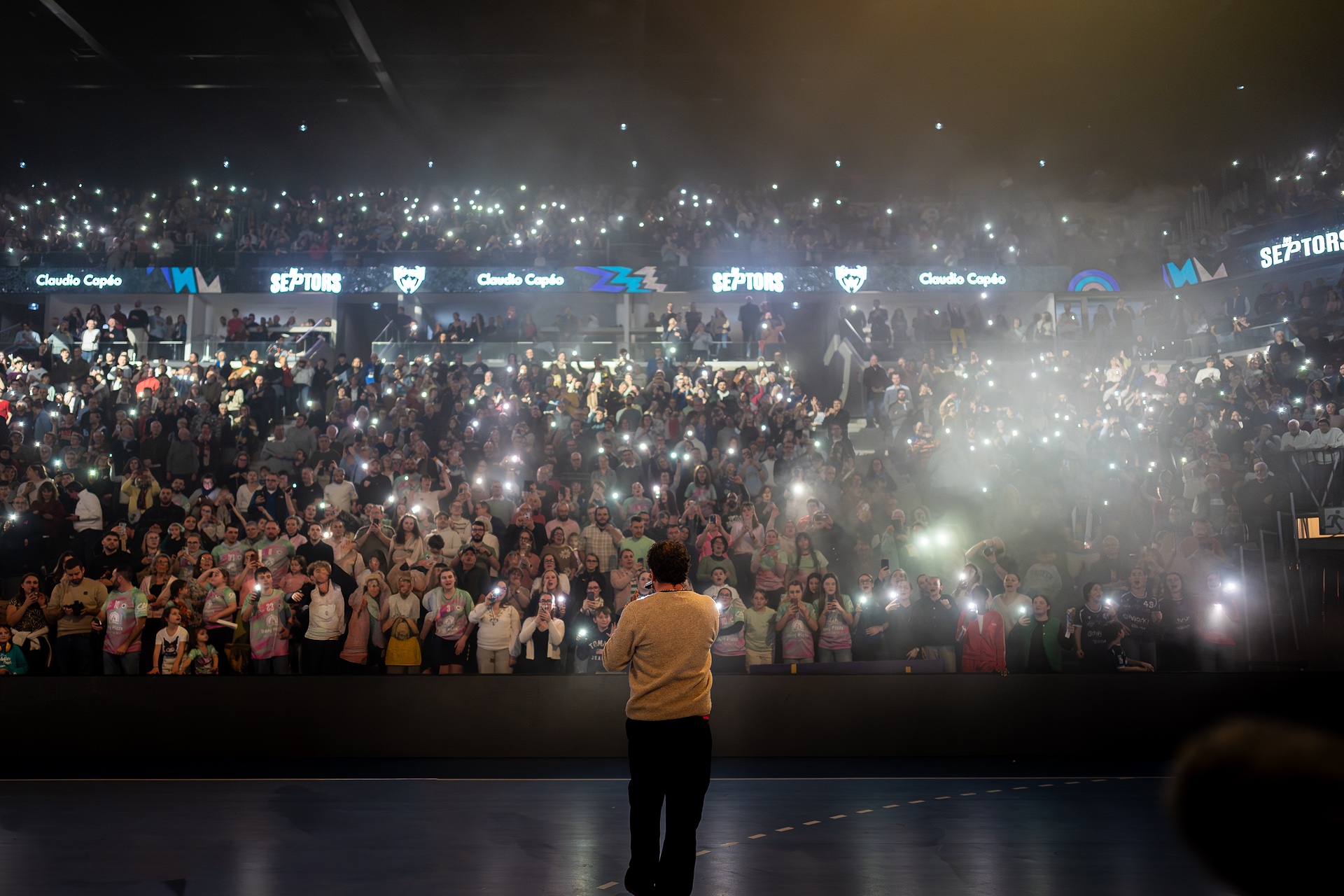 DSC02527.jpg_compressed