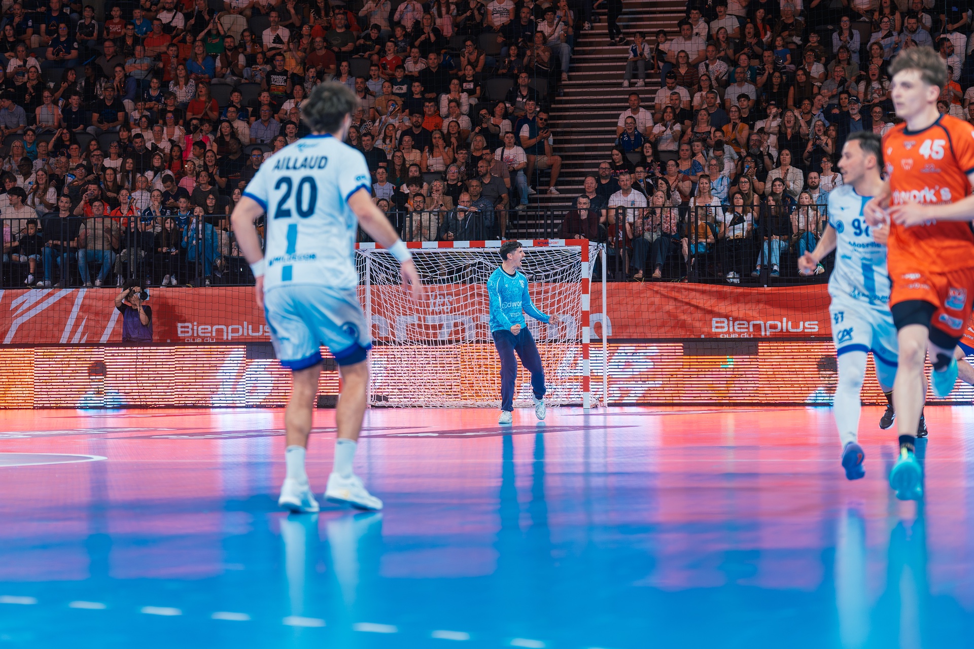 DSC02675.jpg_compressed