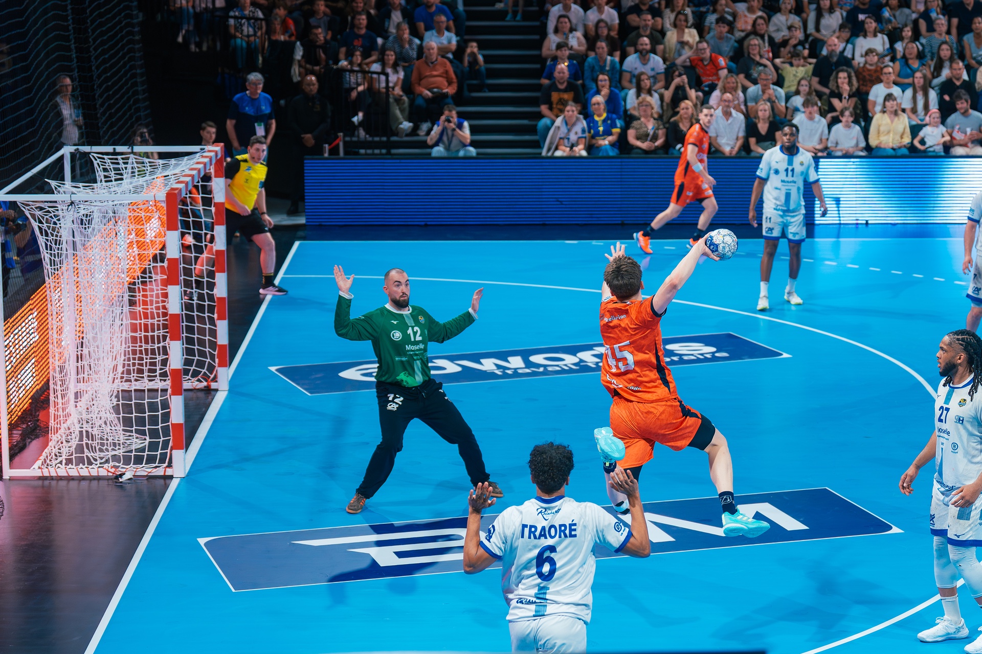 DSC02732.jpg_compressed