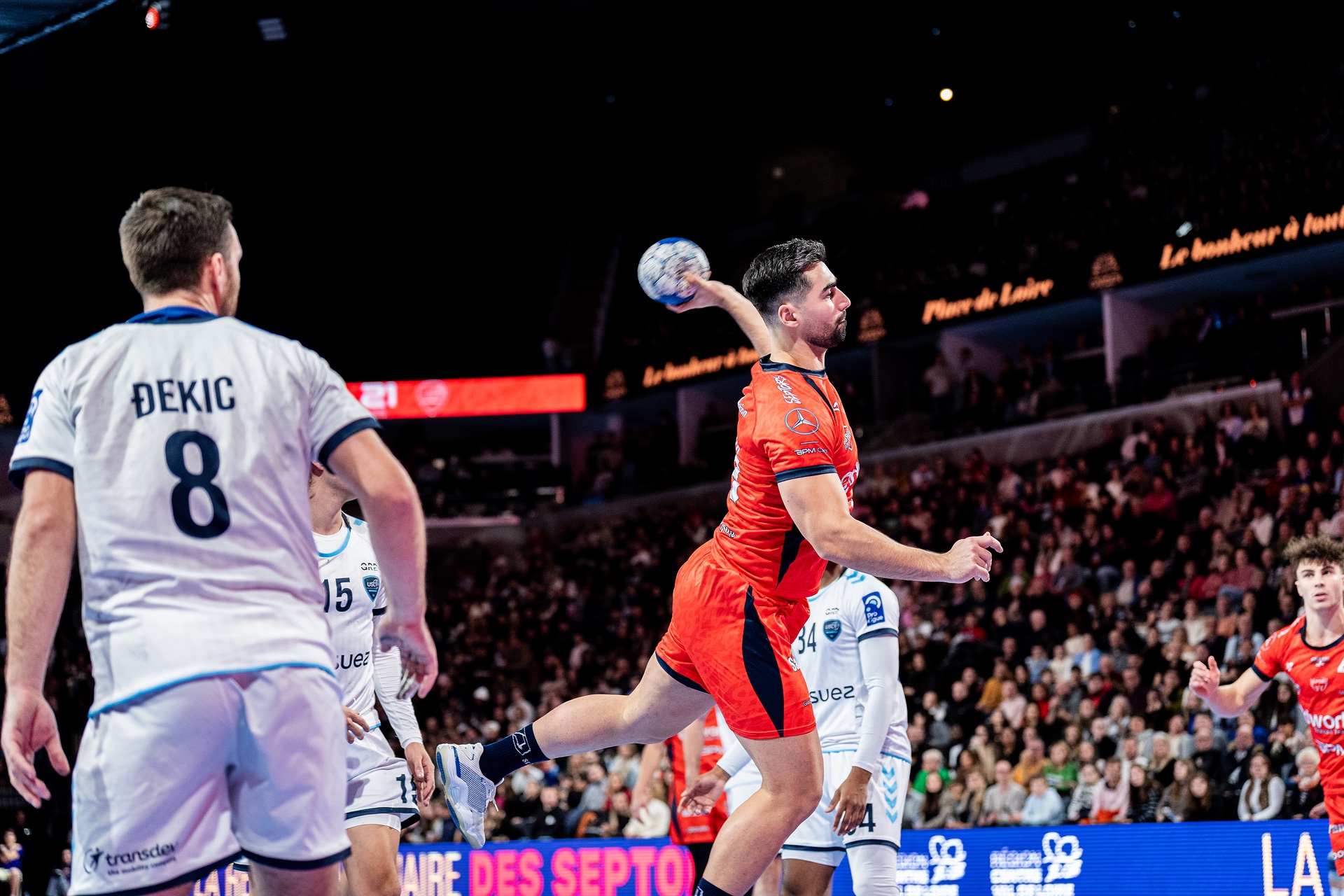 DSC02792.jpg_compressed