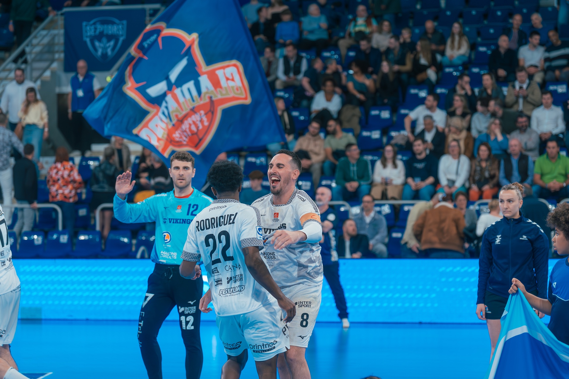 DSC03881.jpg_compressed