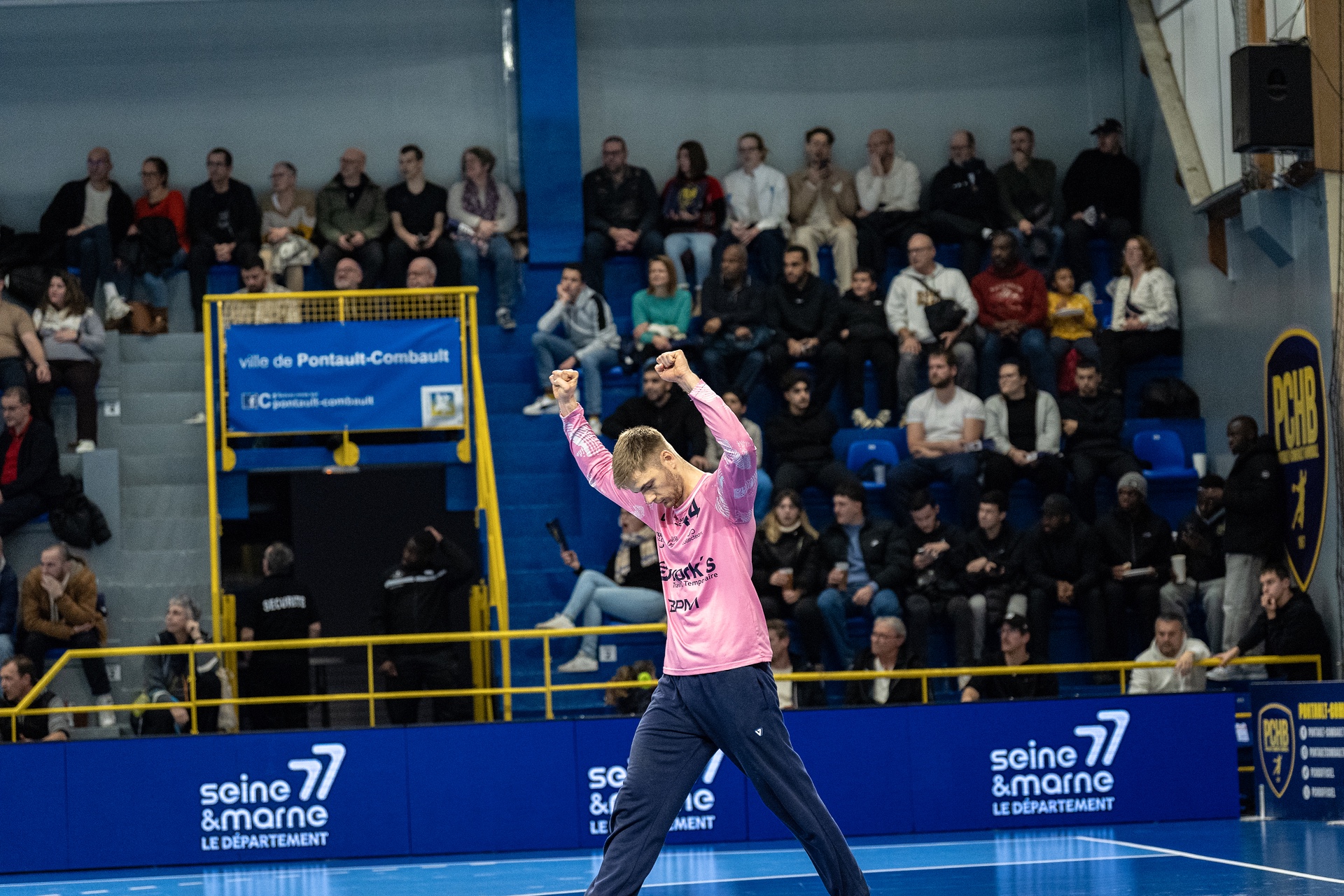 DSC03893.jpg_compressed