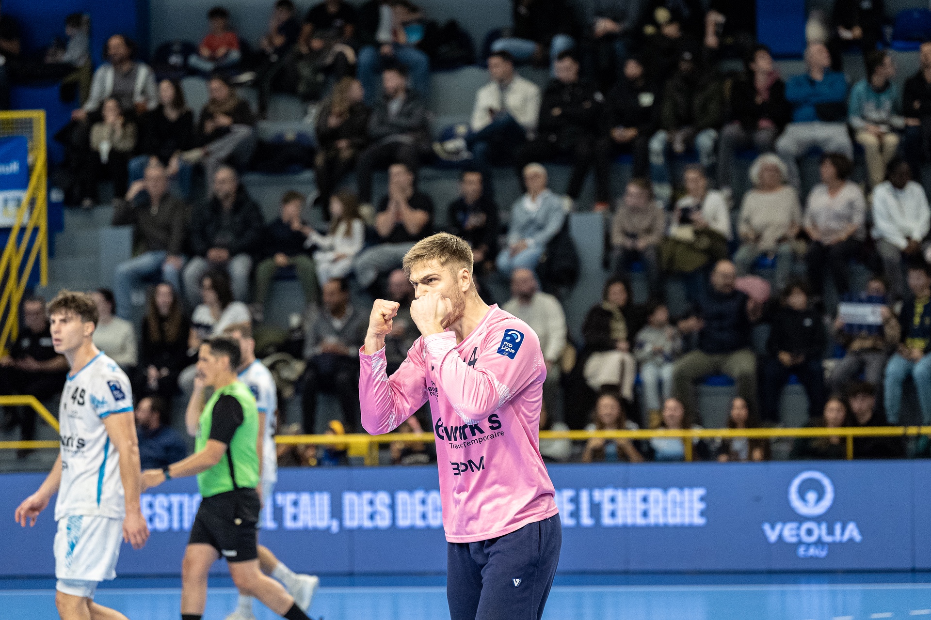 DSC03910.jpg_compressed