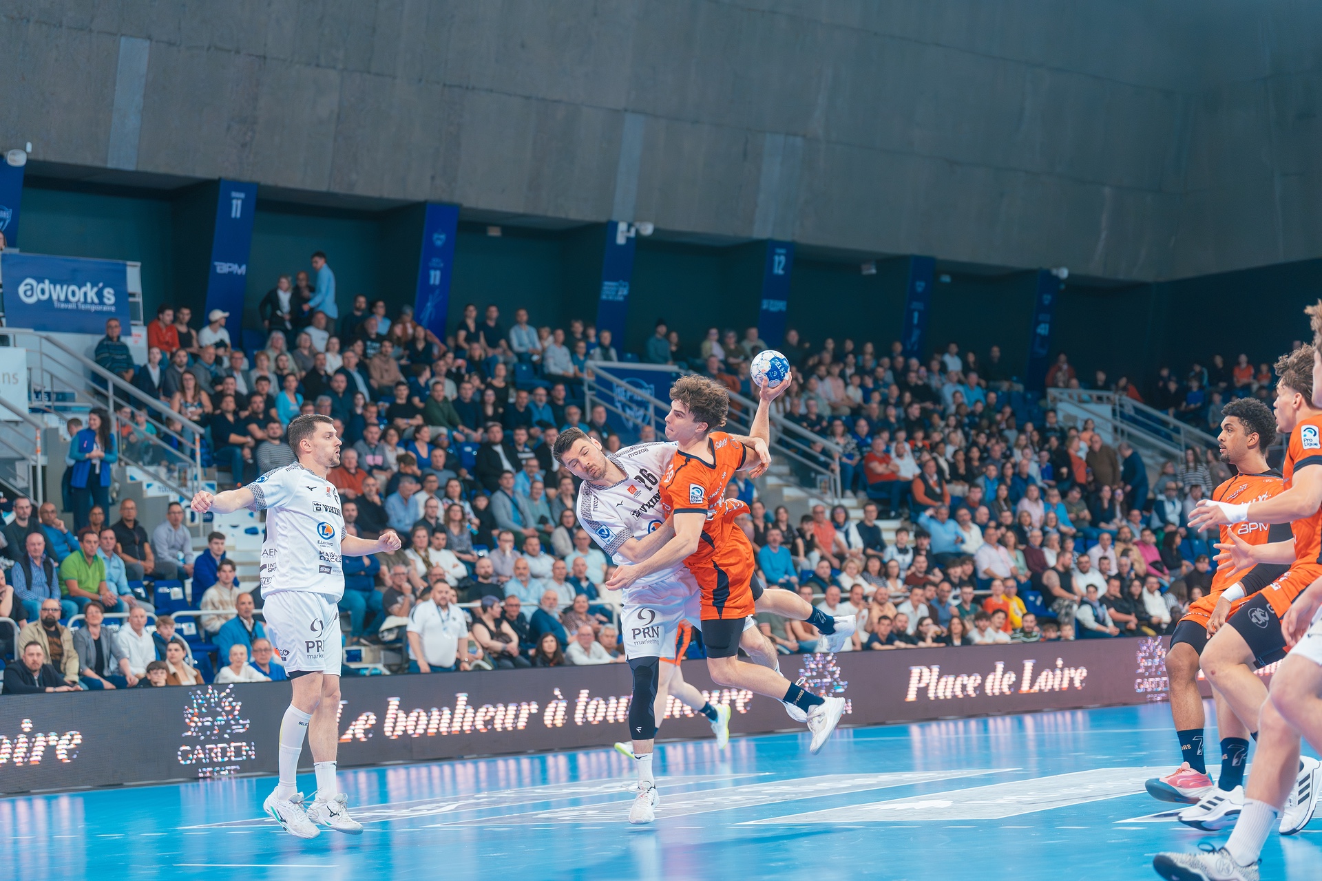 DSC04001.jpg_compressed