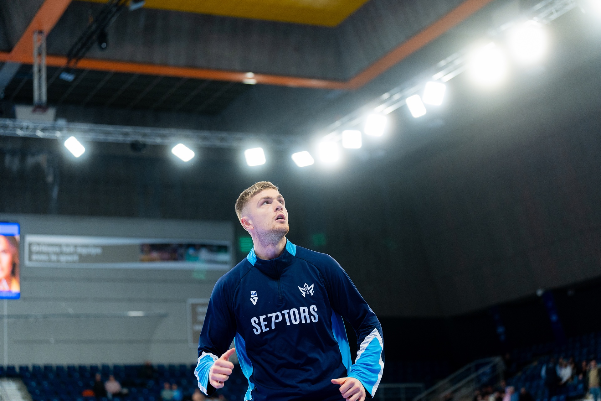 DSC04142.jpg_compressed