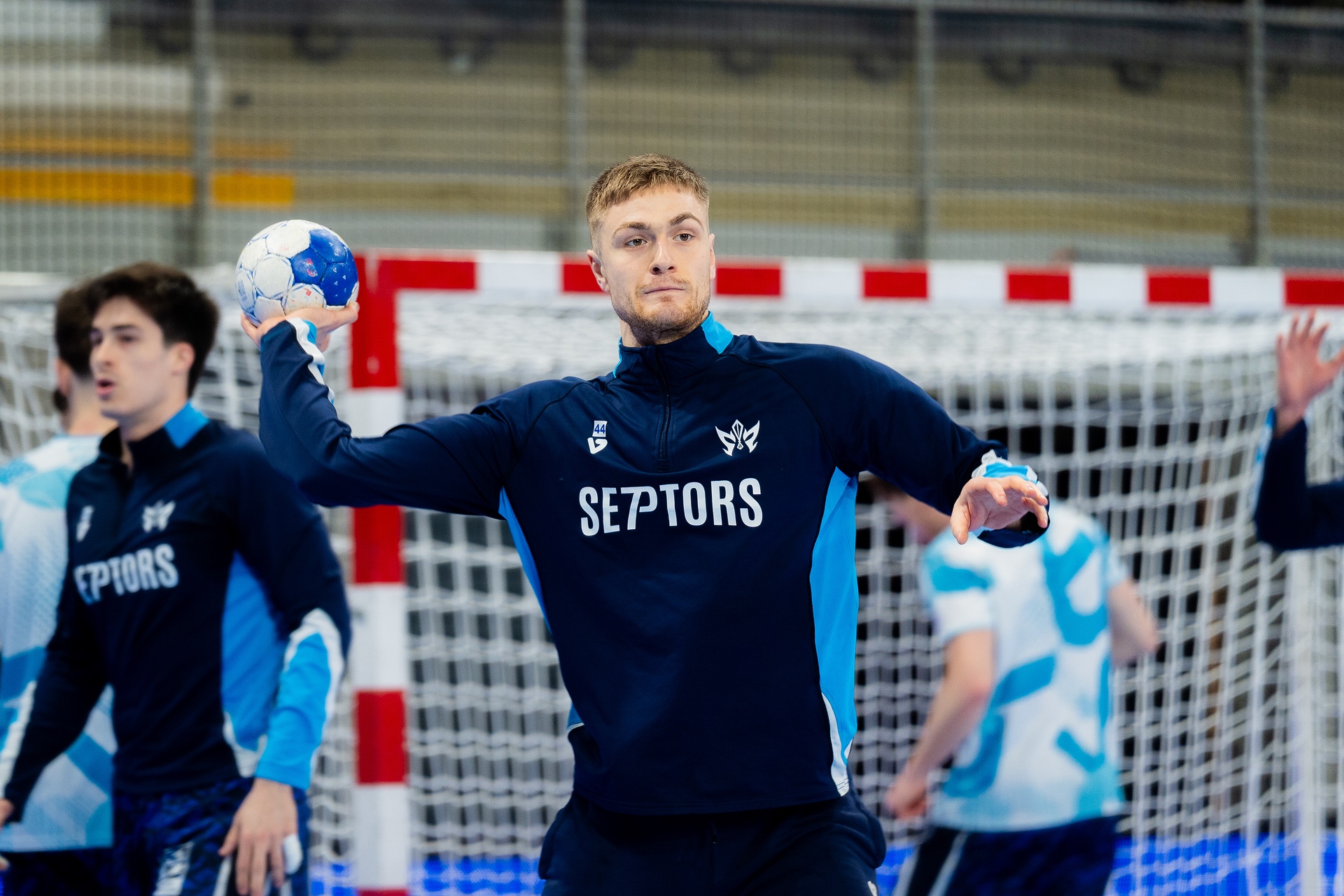 DSC04223.jpg_compressed