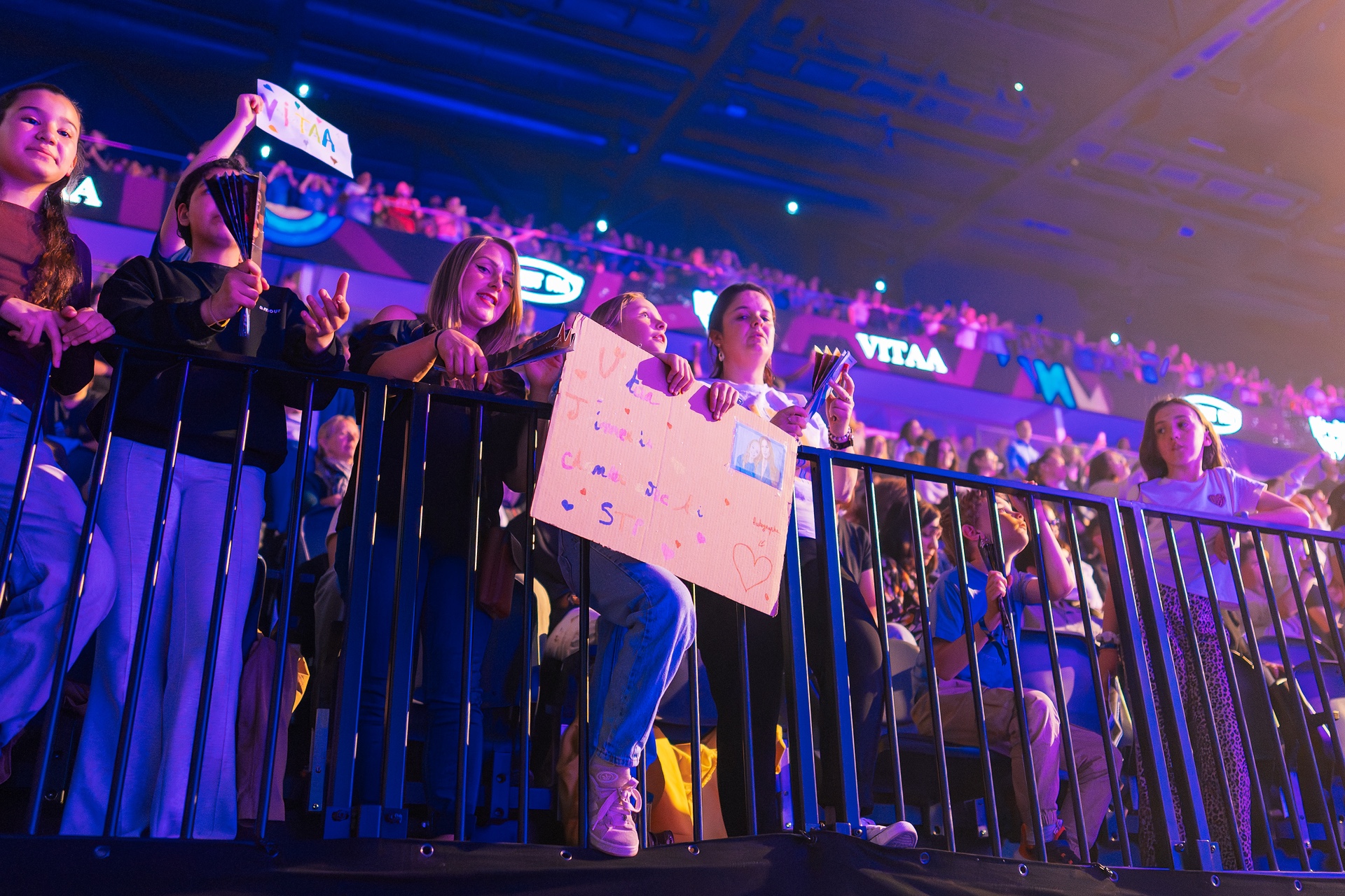 DSC04695.jpg_compressed