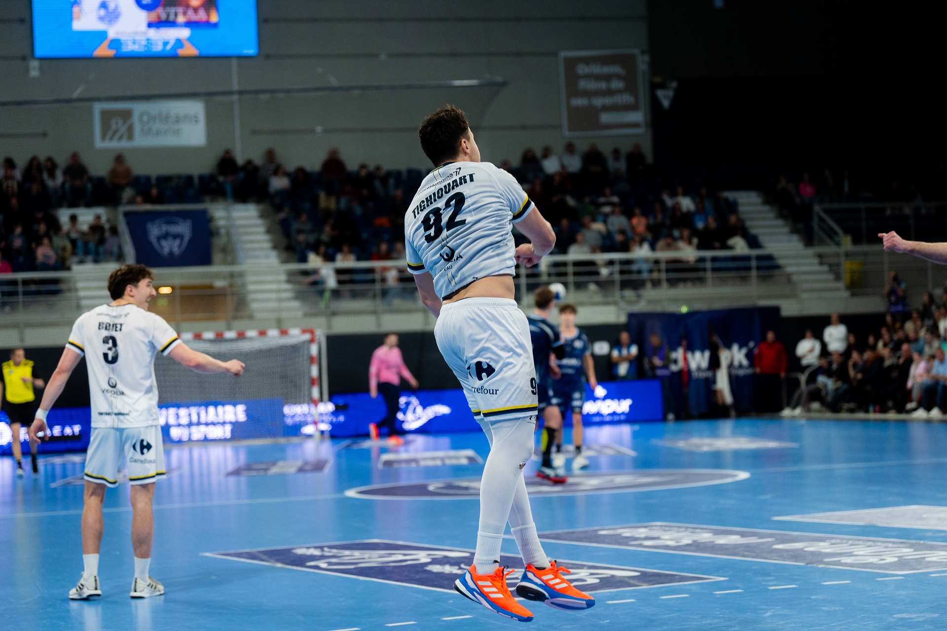 DSC05242.jpg_compressed