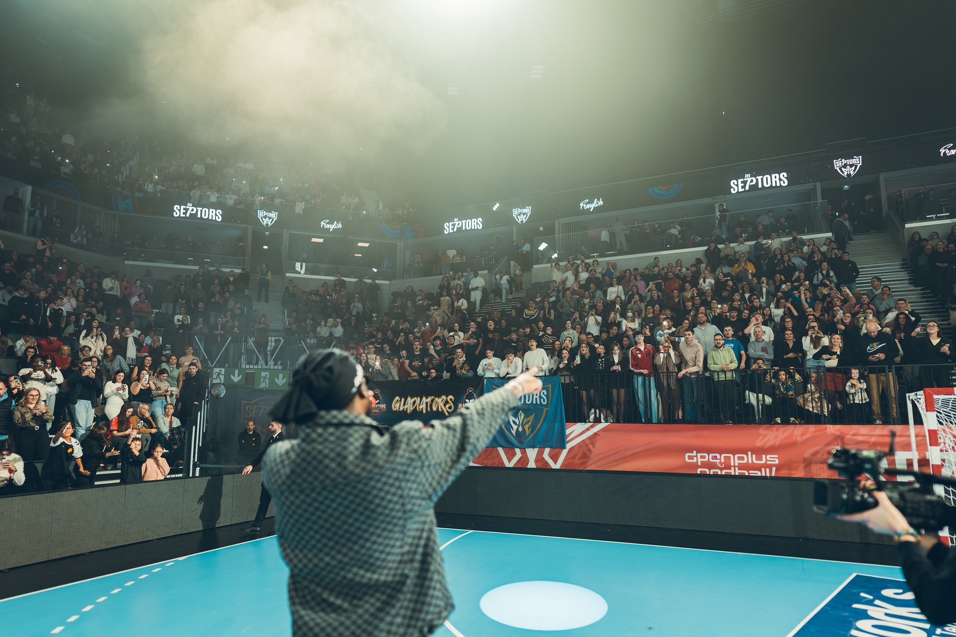 DSC05244.jpg_compressed