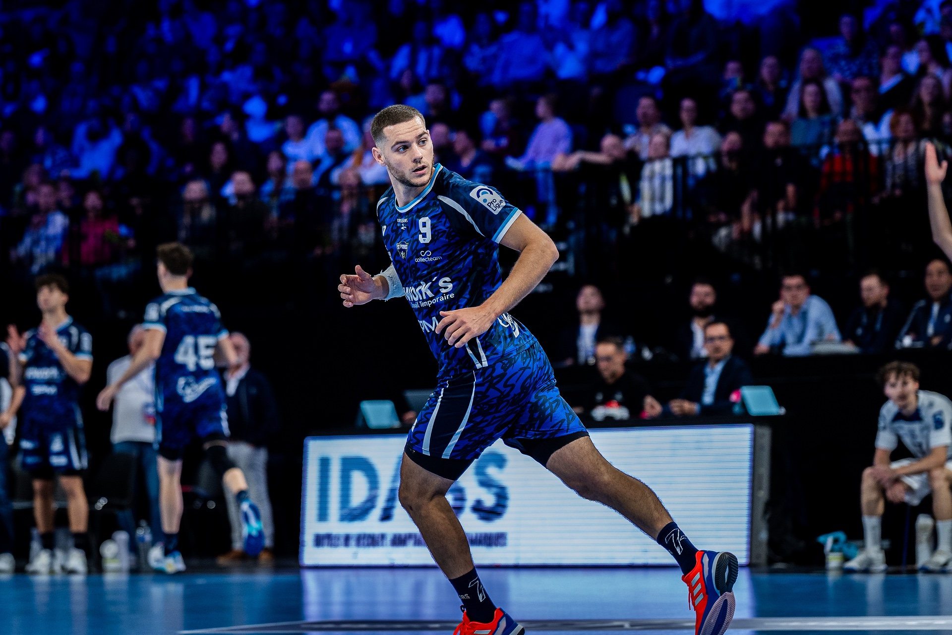 DSC05351.jpg_compressed