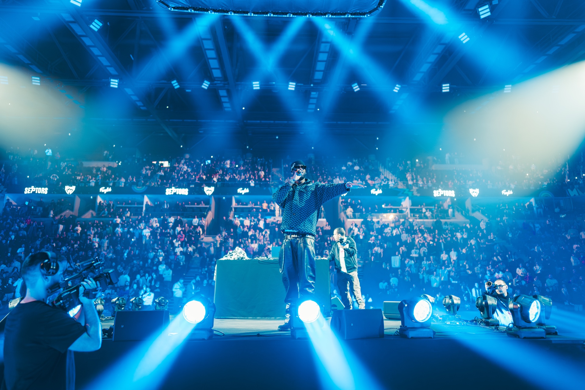 DSC05611.jpg_compressed