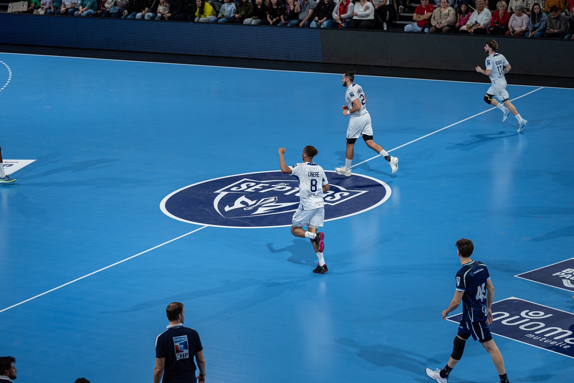 DSC05716.jpg_compressed