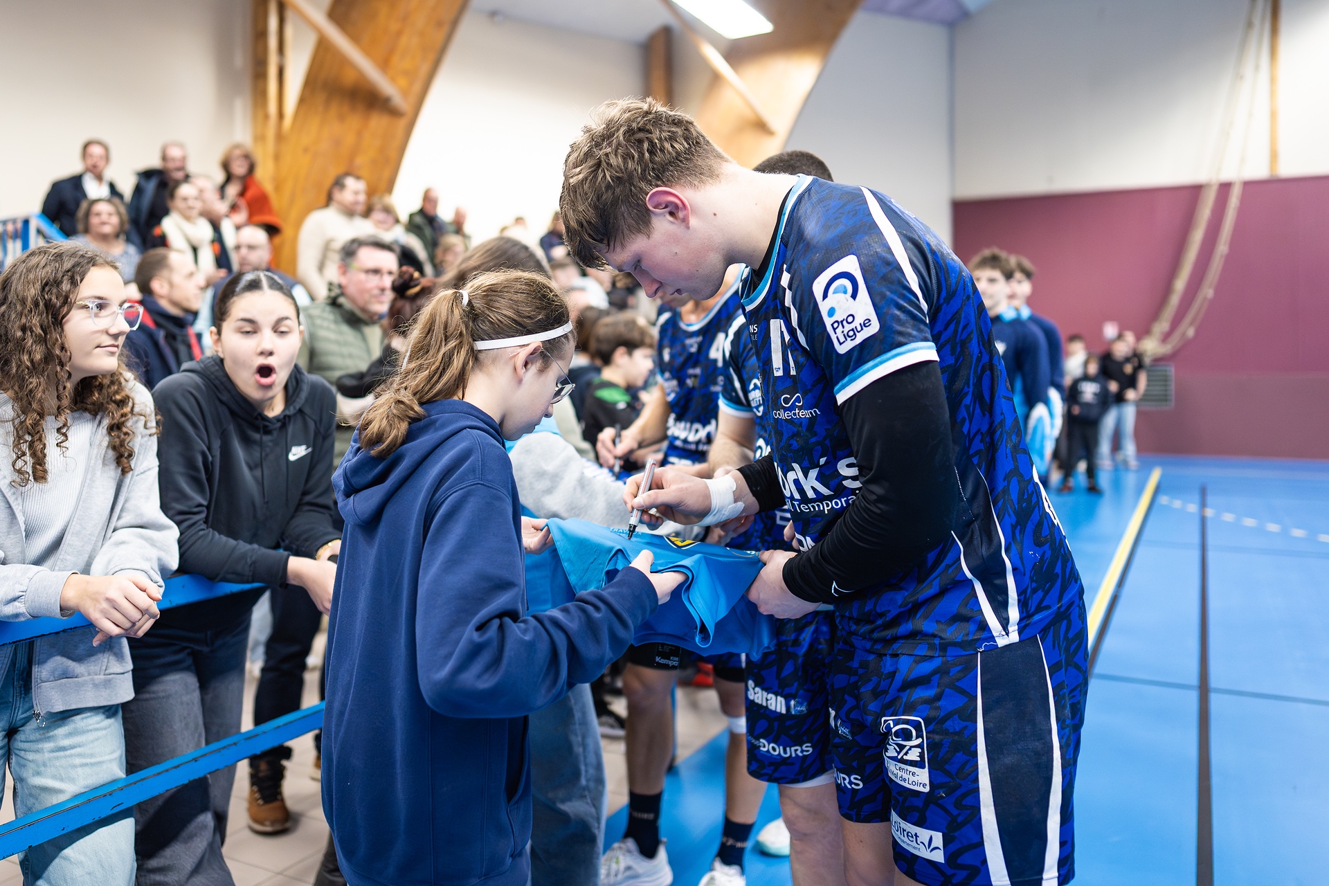 DSC06005.jpg_compressed