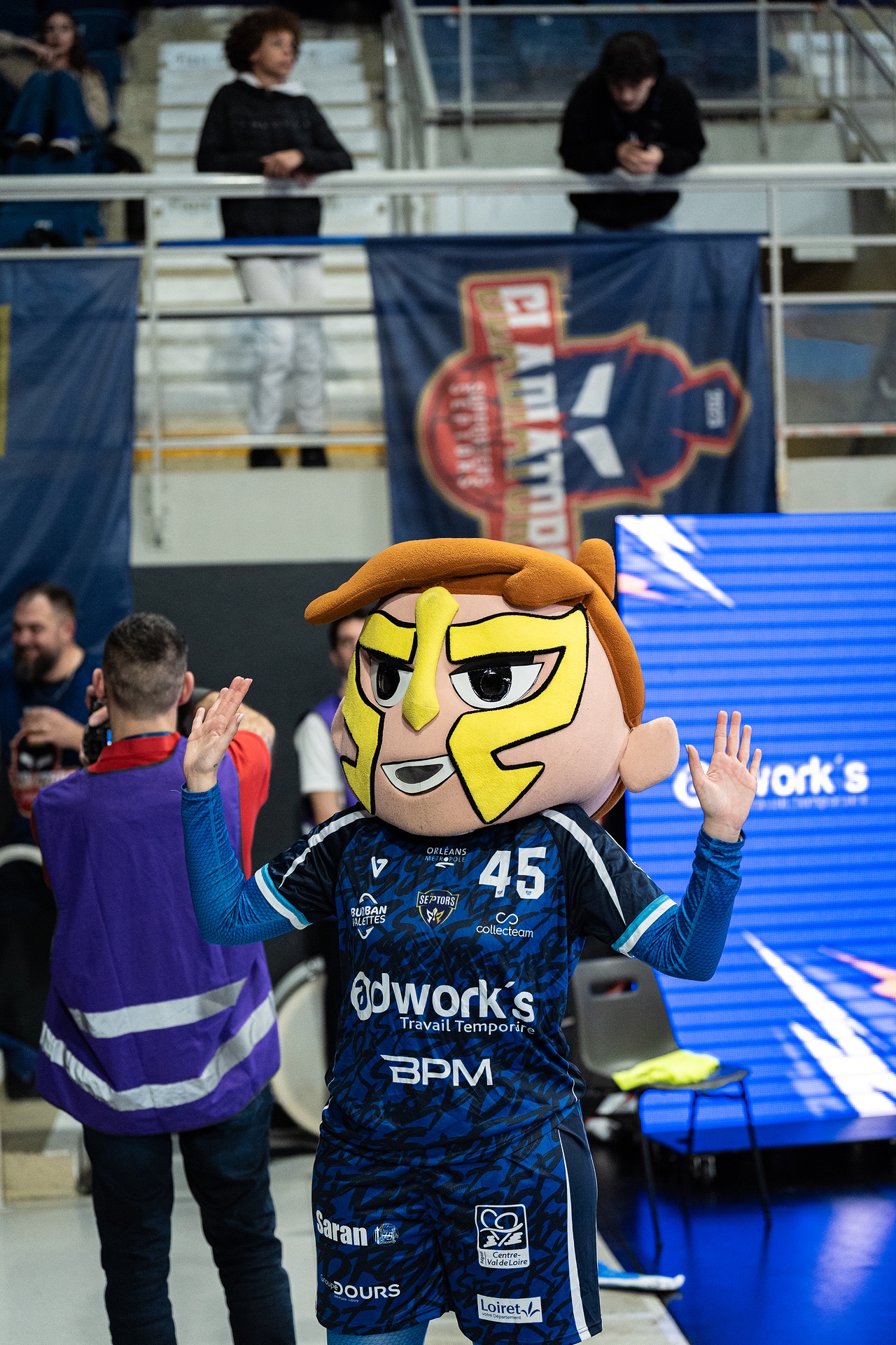 DSC06024.jpg_compressed