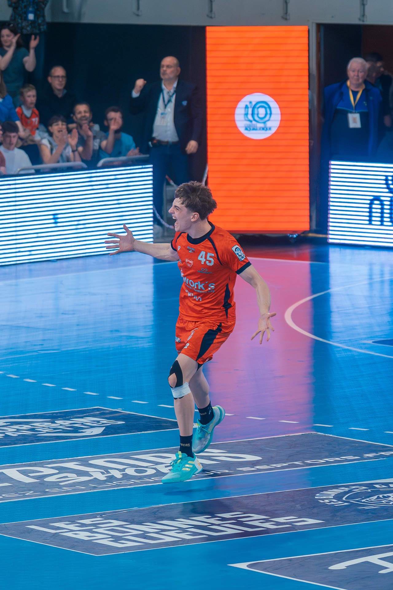 DSC06212-2.jpg_compressed