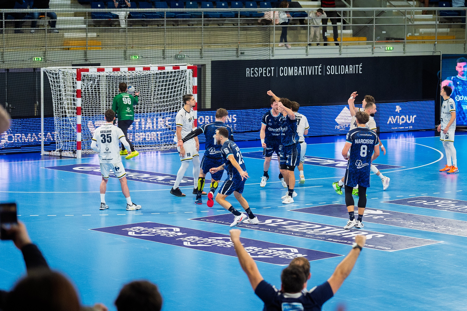 DSC06256_1.jpg_compressed