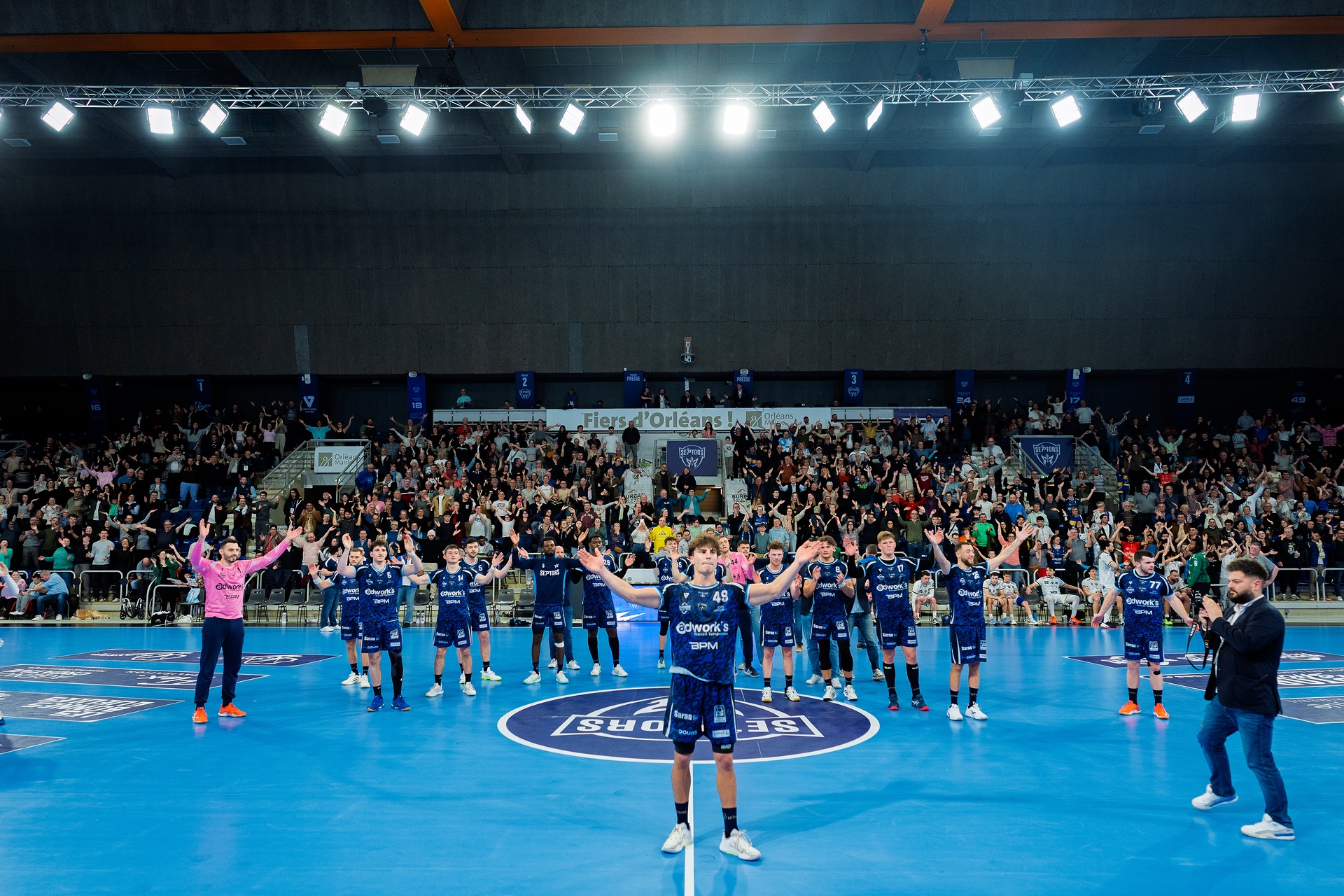 DSC06702.jpg_compressed