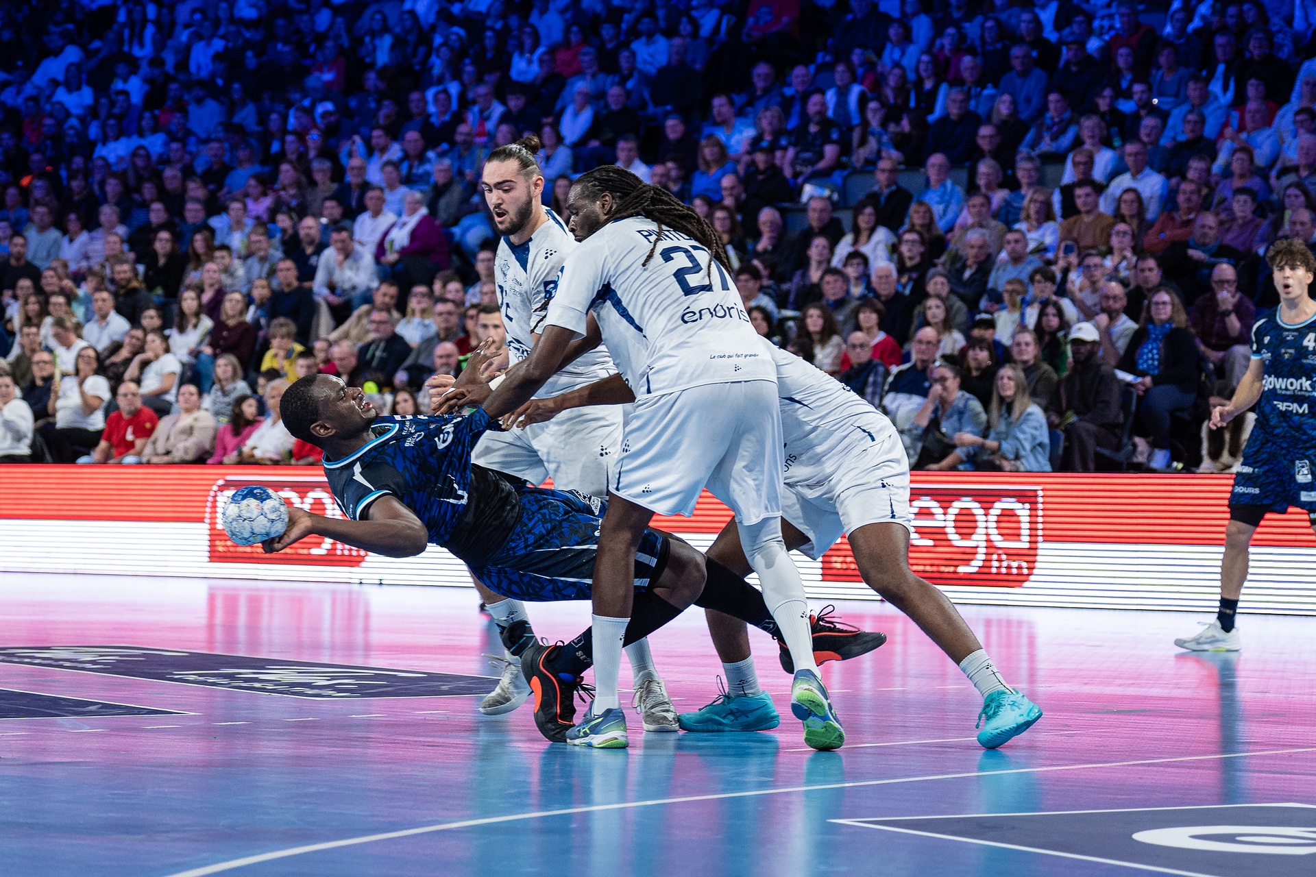 DSC07008.jpg_compressed