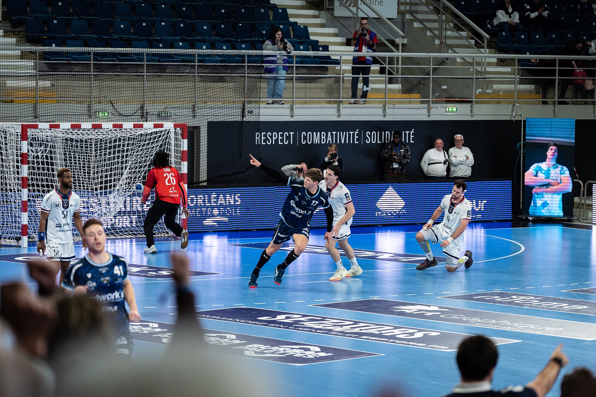 DSC07040.jpg_compressed