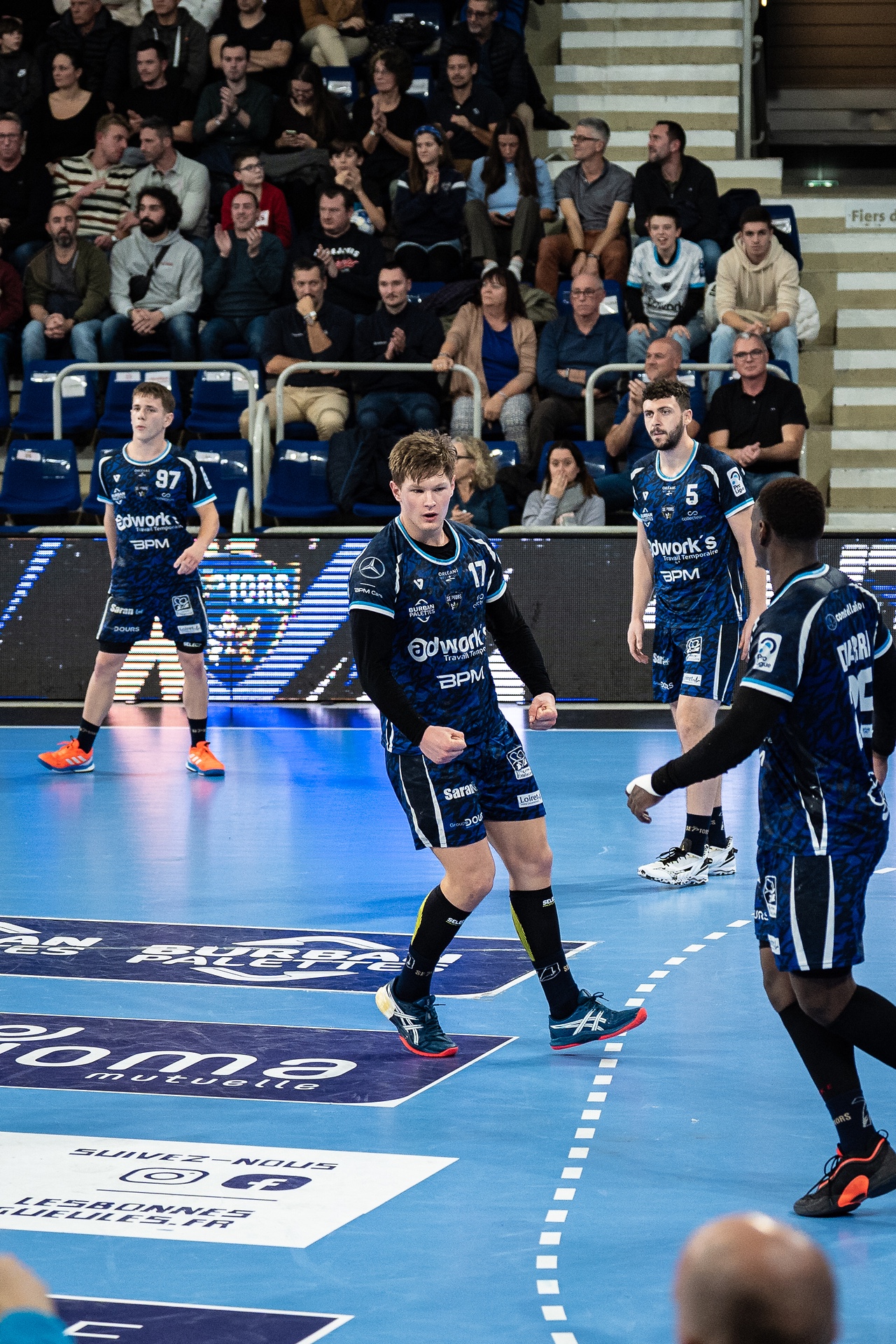 DSC07063.jpg_compressed