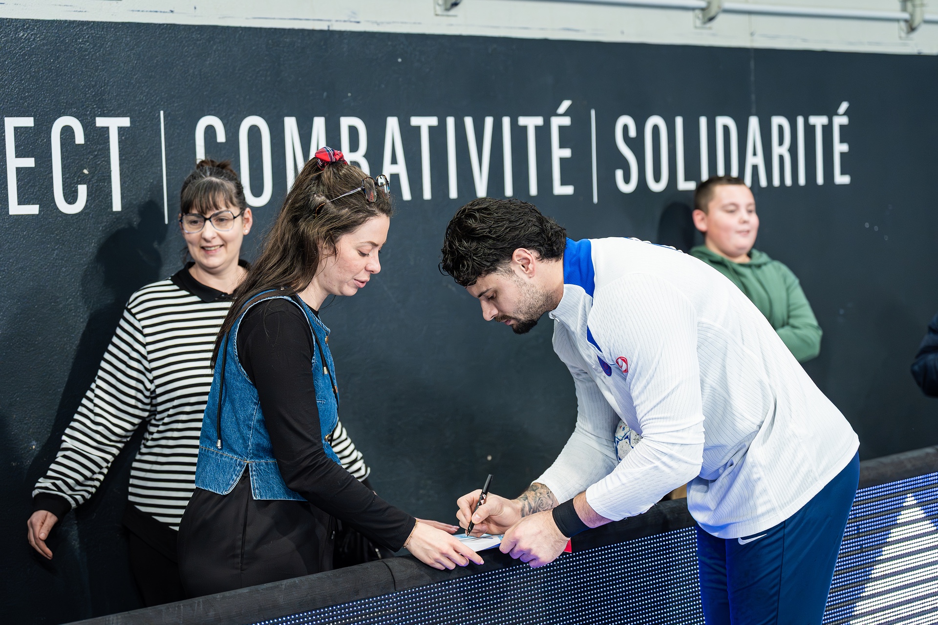 DSC07096.jpg_compressed