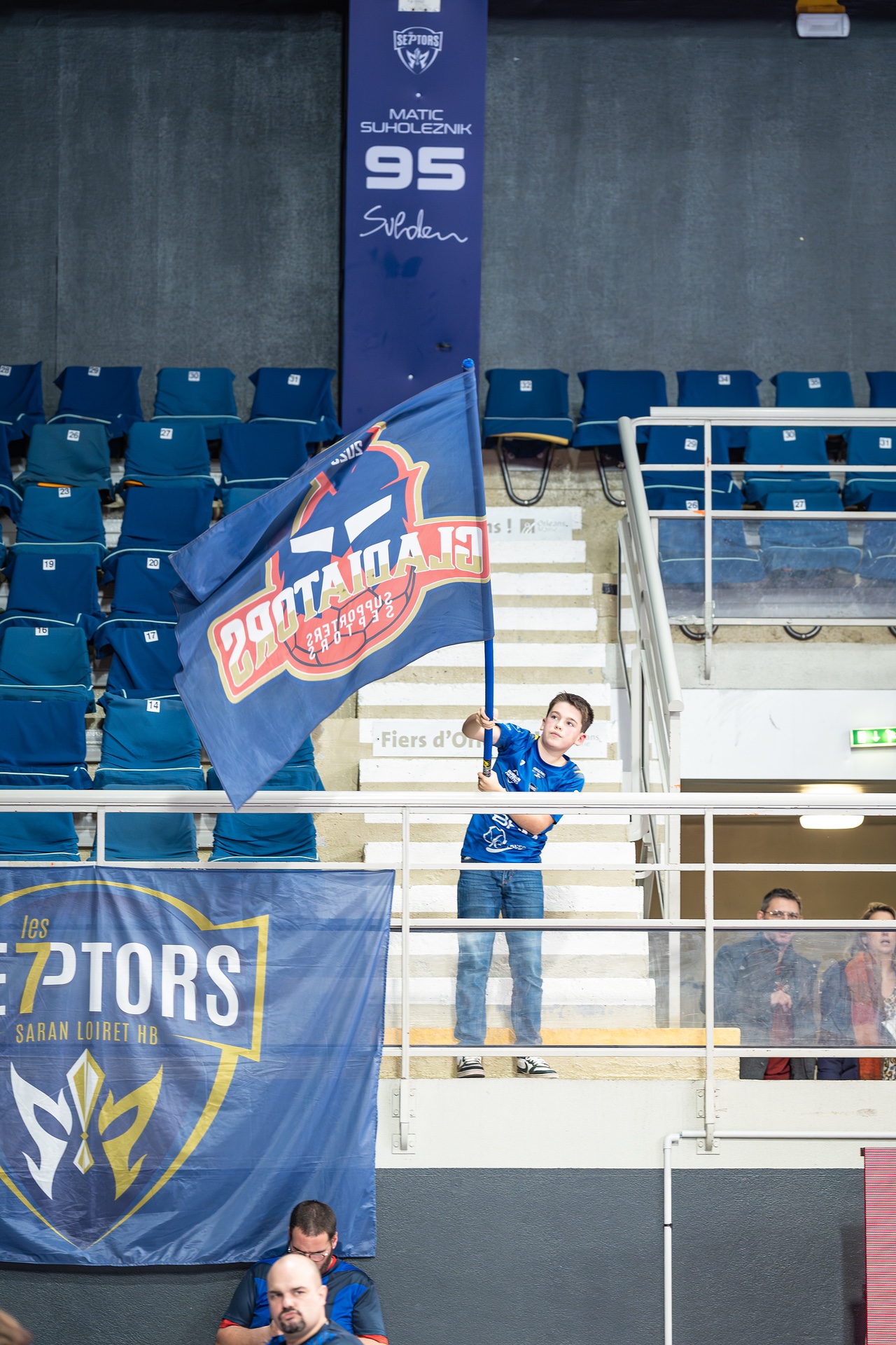 DSC07795.jpg_compressed