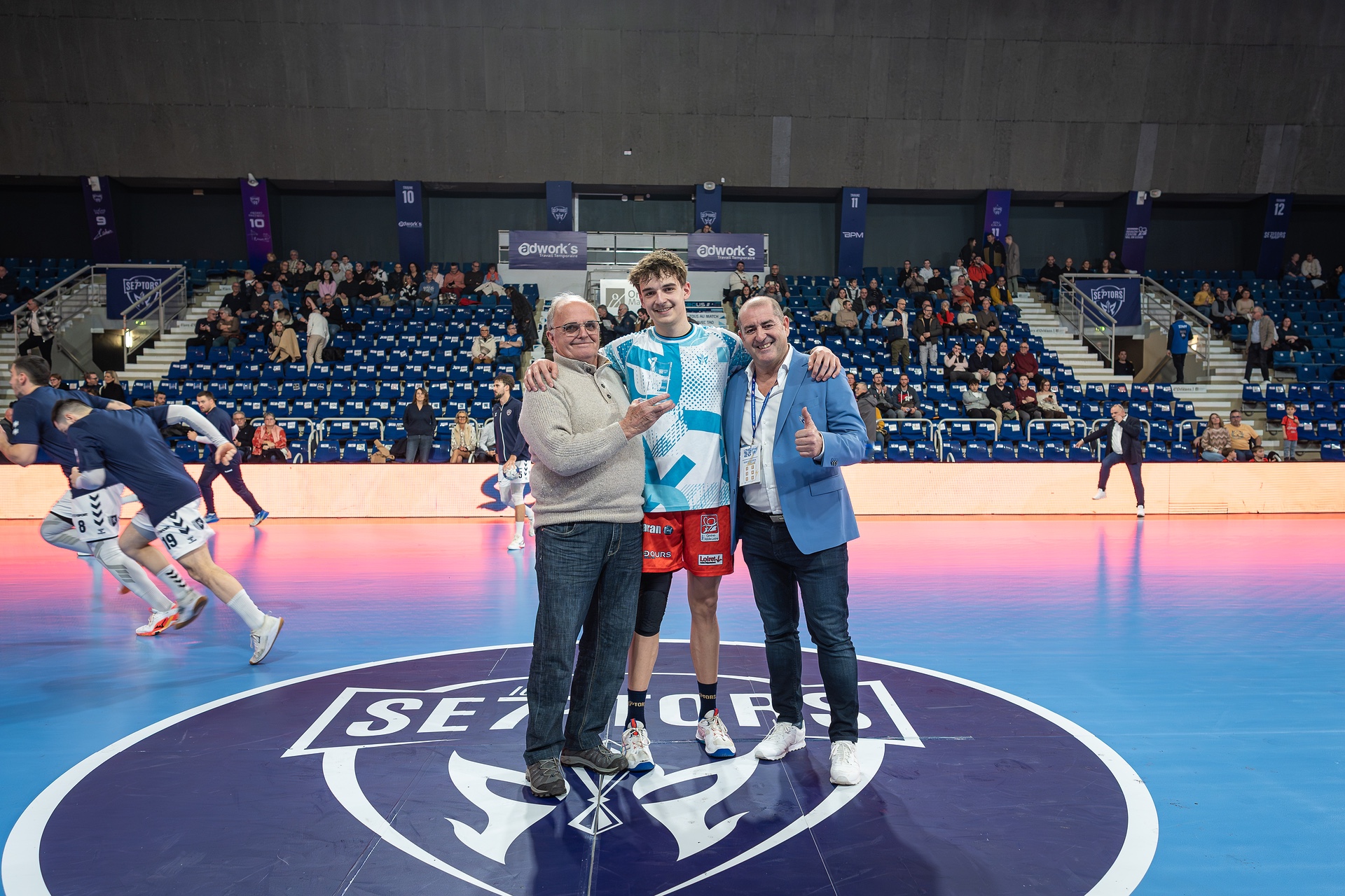 DSC07922.jpg_compressed