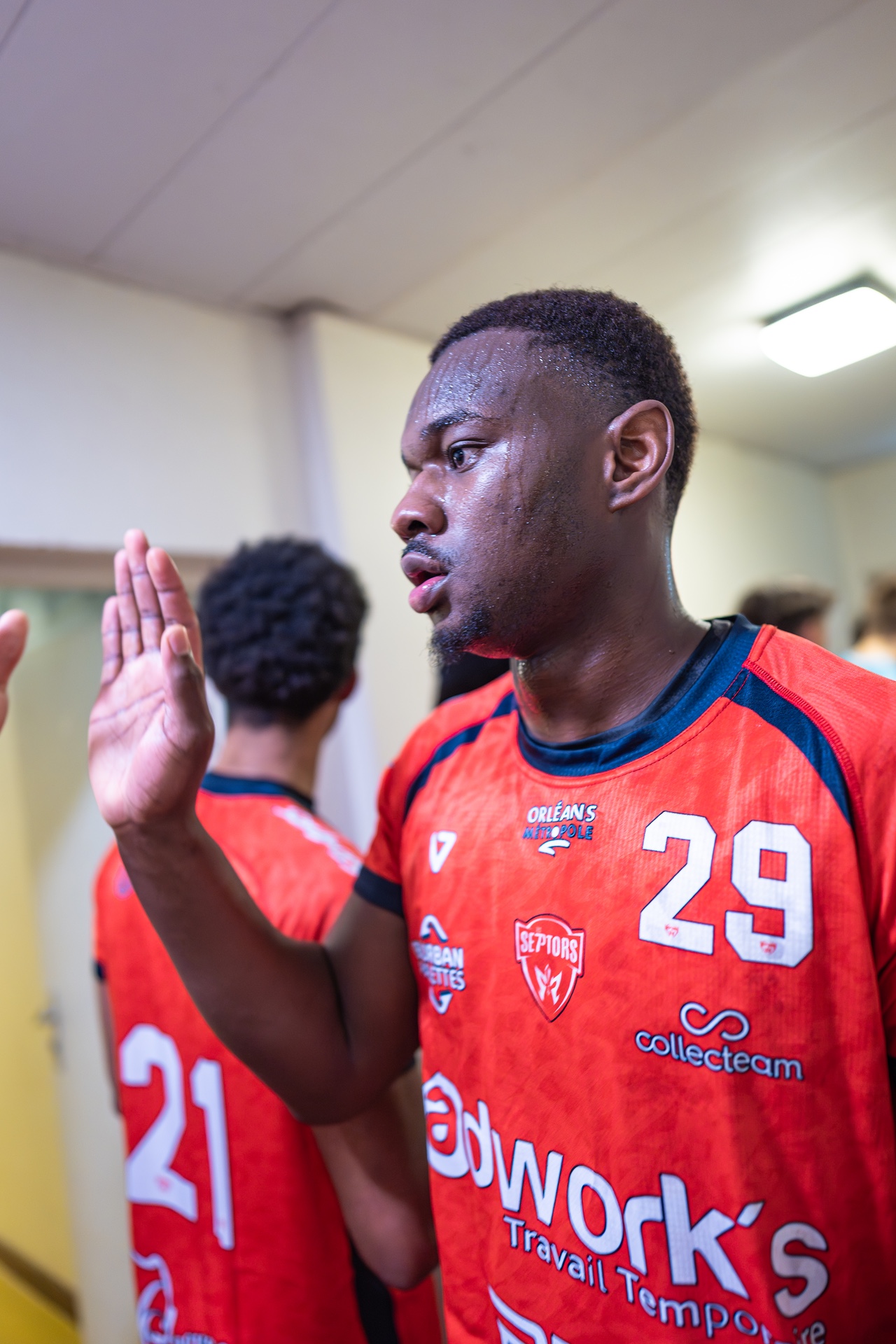 DSC07985.jpg_compressed