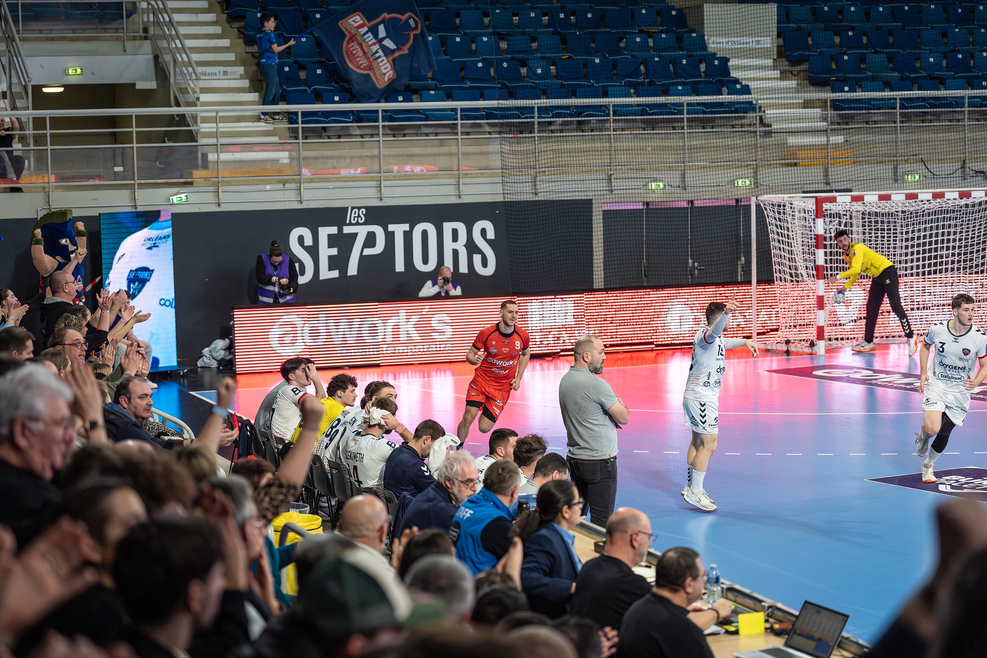 DSC08986.jpg_compressed