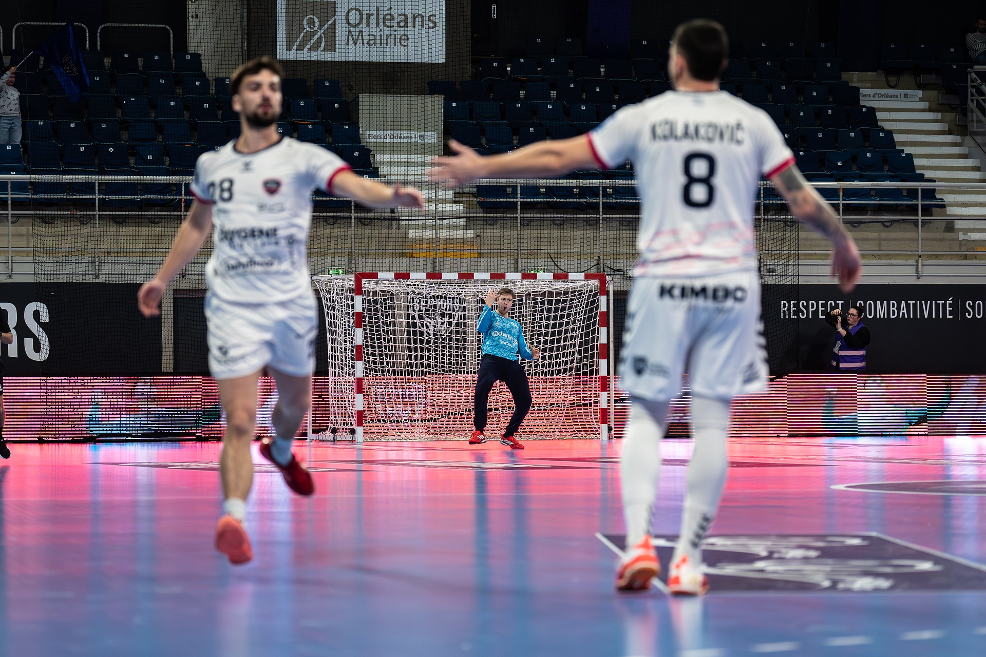 DSC09103.jpg_compressed