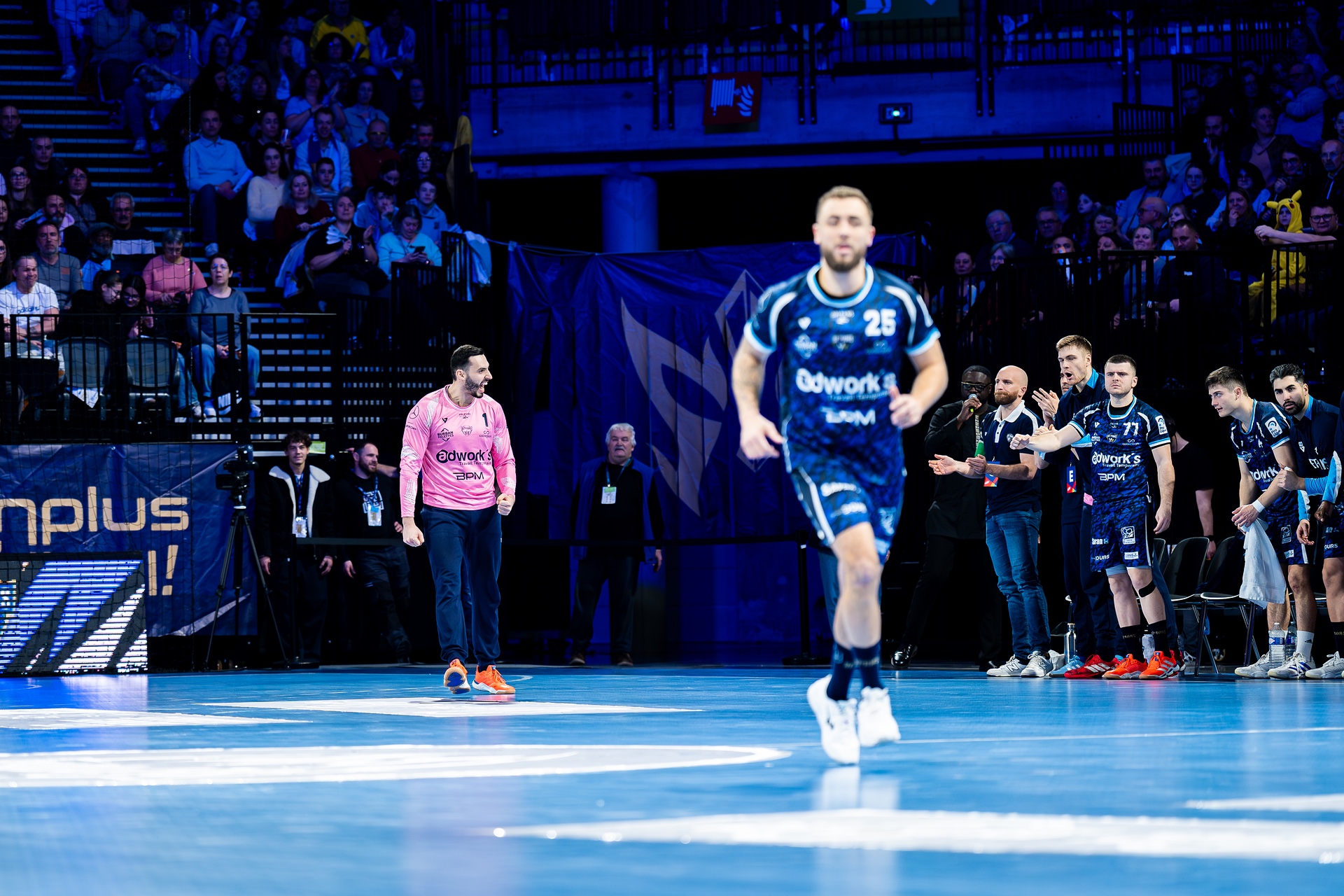 DSC09737.jpg_compressed